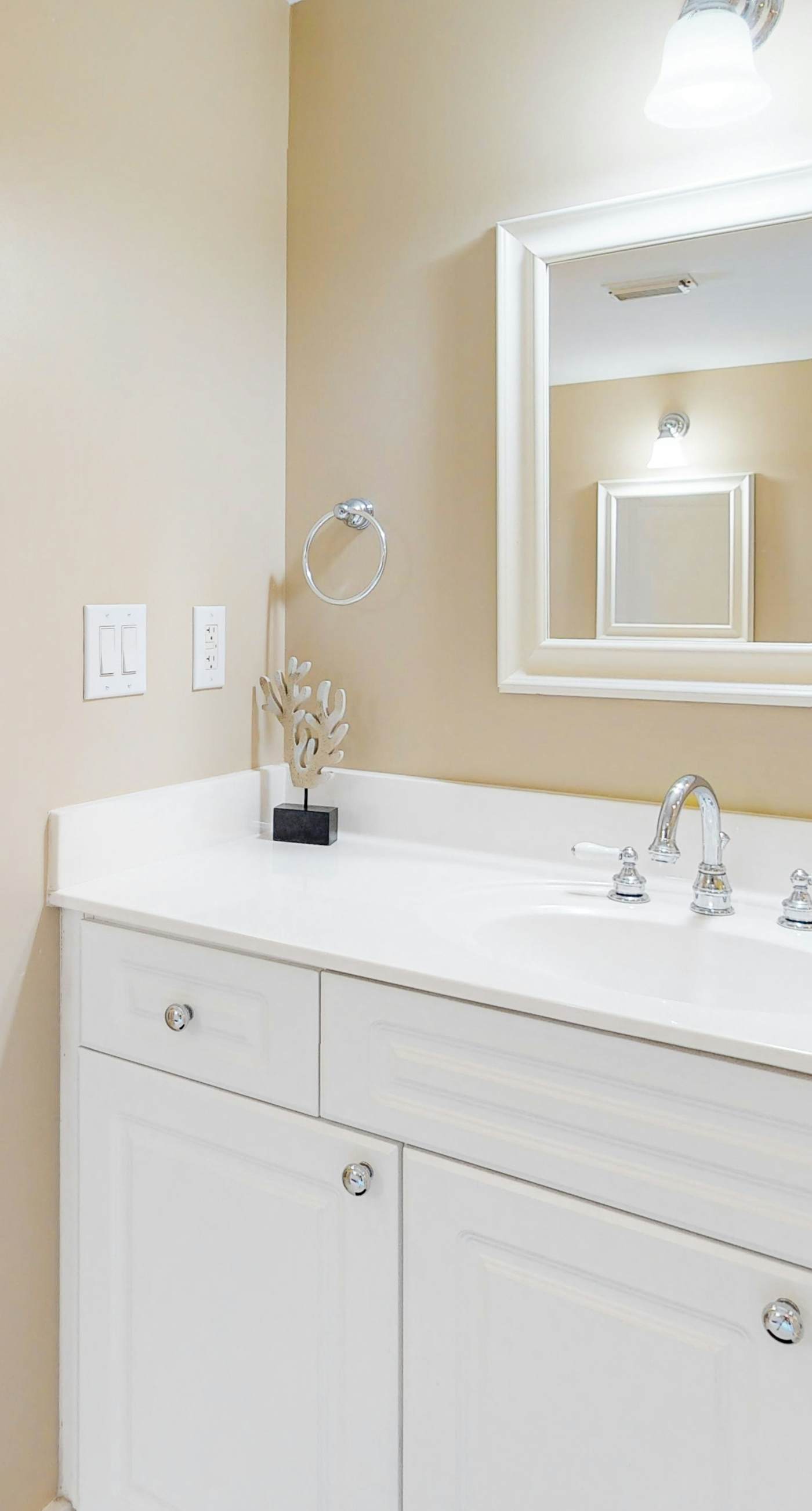 5th Floor Gulf-Front Condo w/Free WiFi, Shared Hot Tub, Outdoor Pool, & More