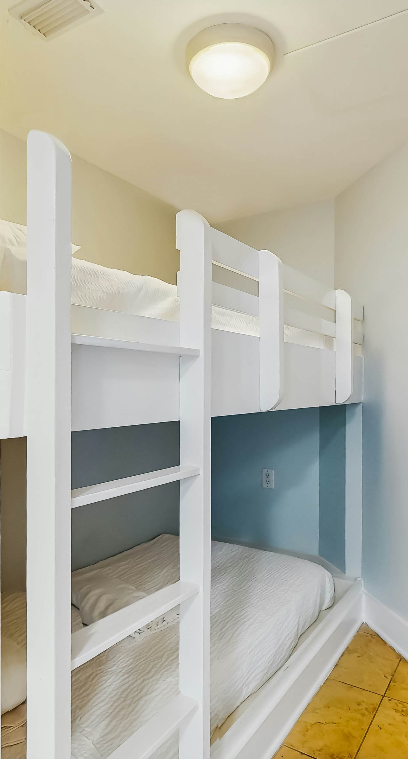 Bright, Welcoming Condo On Okaloosa Island Steps To Beach Lazy River