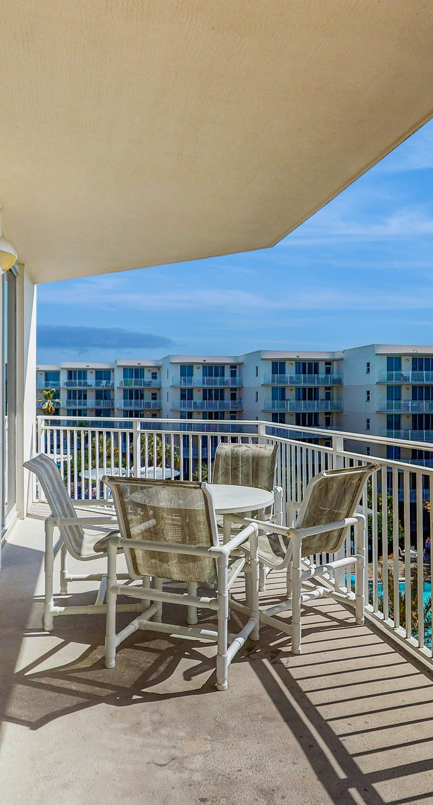 Bright, Welcoming Condo On Okaloosa Island Steps To Beach Lazy River