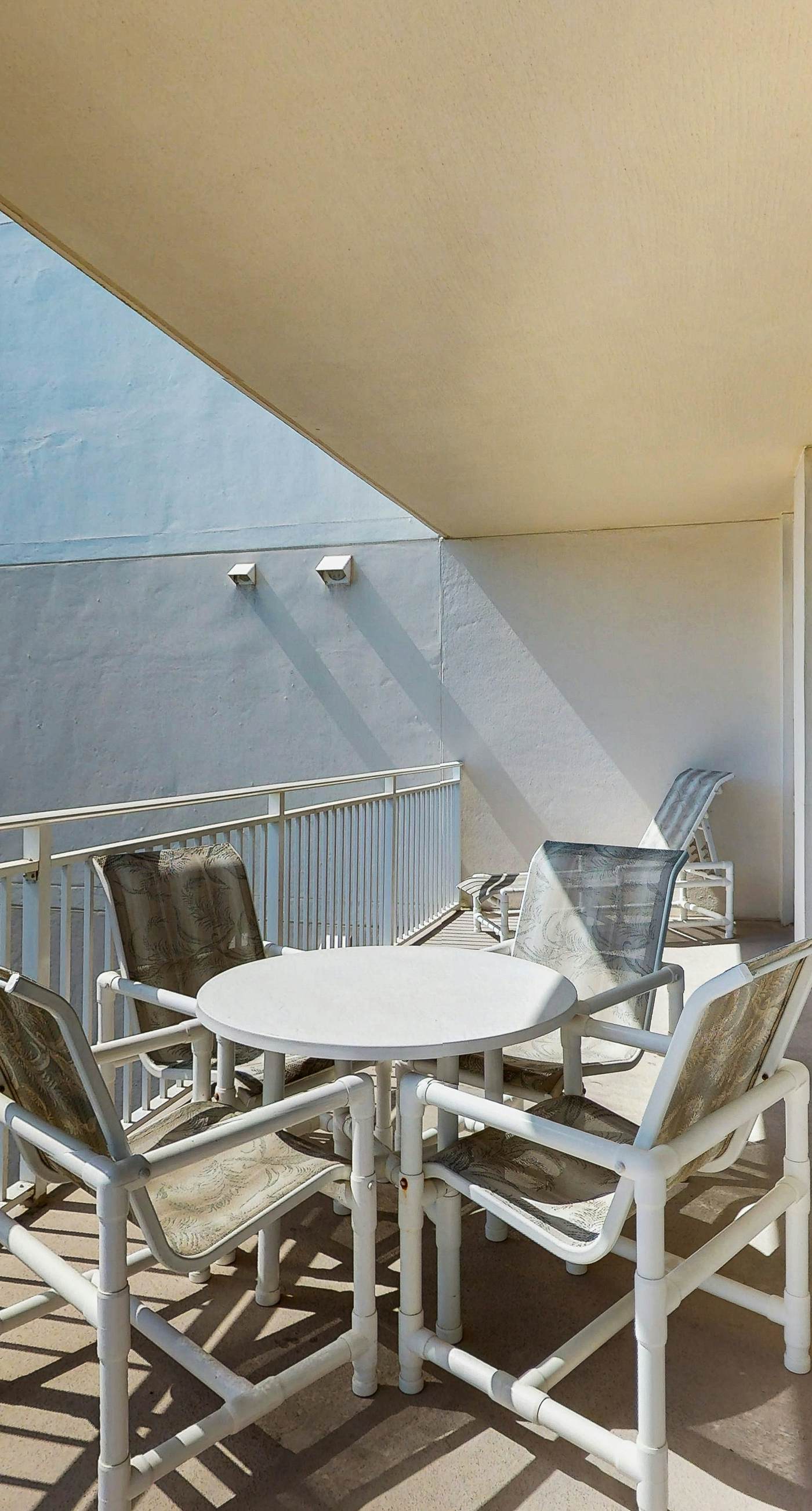 Bright, Welcoming Condo On Okaloosa Island Steps To Beach Lazy River