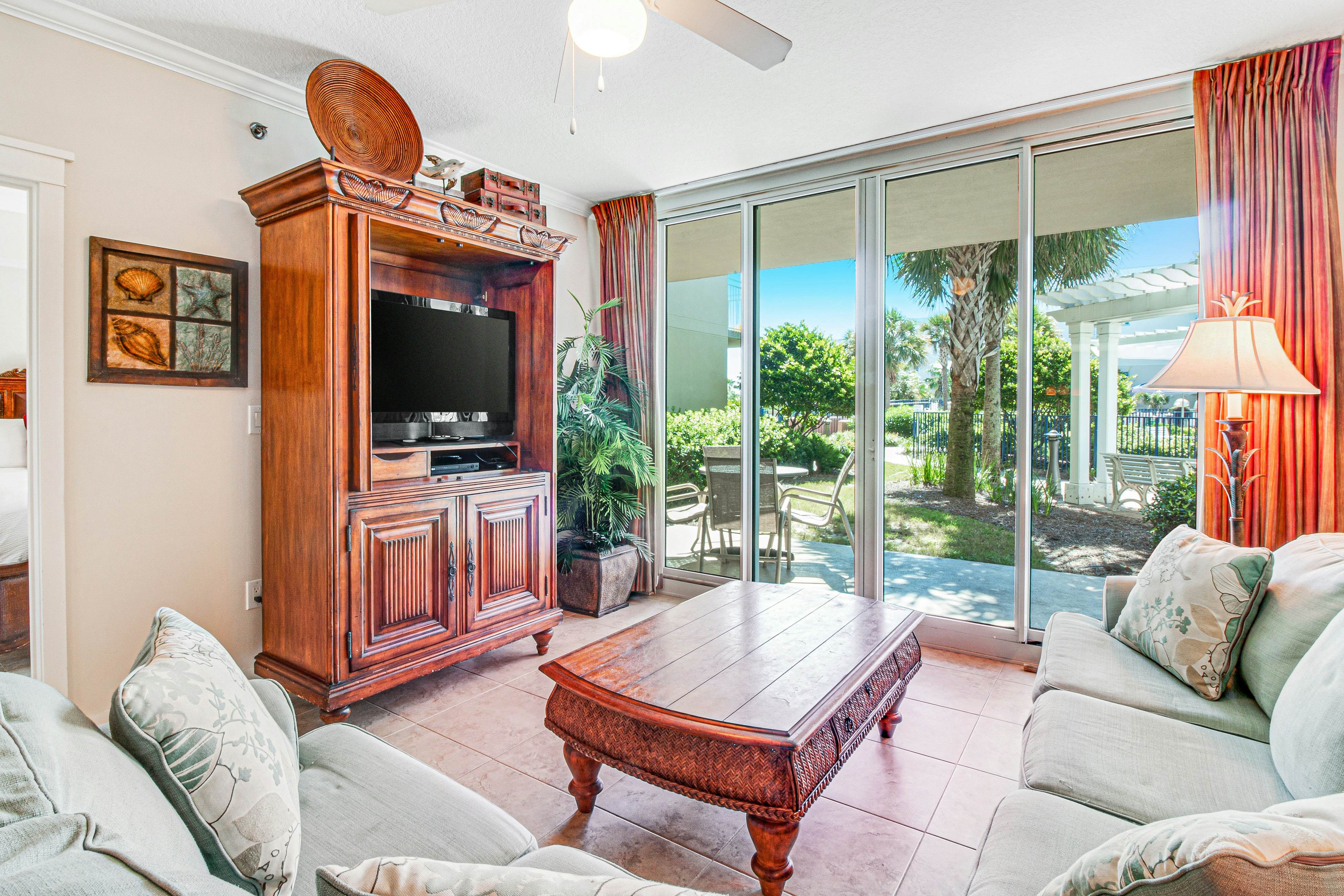 2nd Floor Cozy Condo At Waterscape 490 Feet Of Private Beach