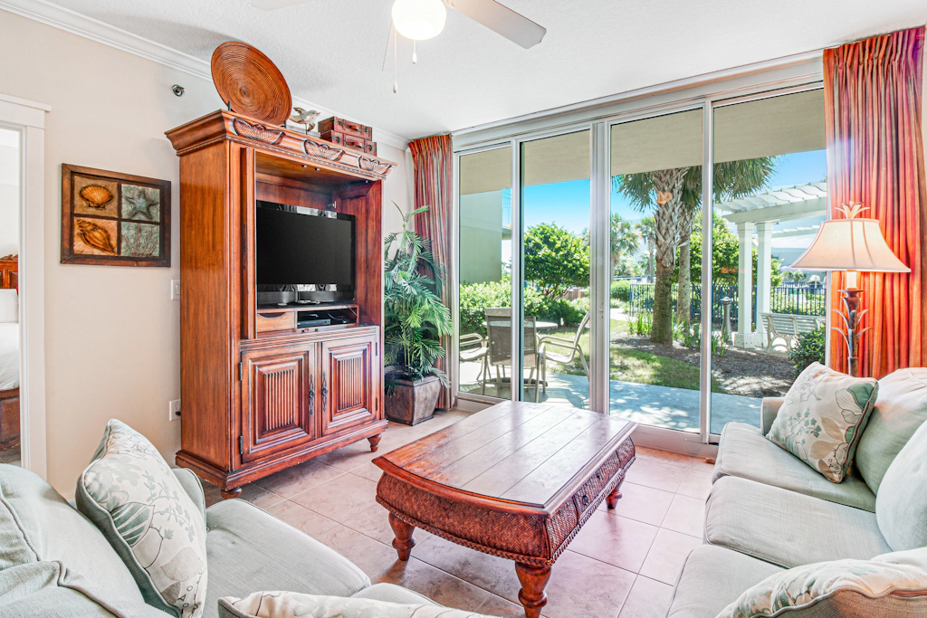 2nd Floor Cozy Condo At Waterscape 490 Feet Of Private Beach