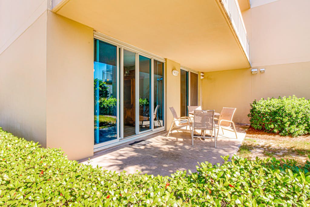 2nd Floor Cozy Condo At Waterscape 490 Feet Of Private Beach