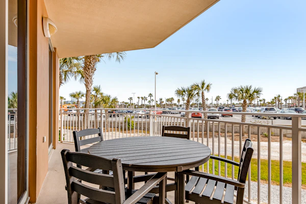 Ground-Floor Condo At Waterscape 490 Feet Of Private Beach