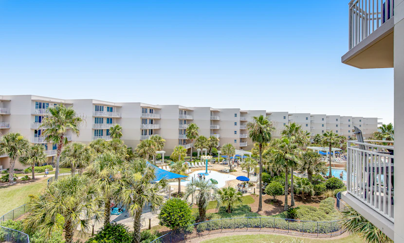 5th Floor Beautifully Decorated Condo At Waterscape Waterfall, Lazy River
