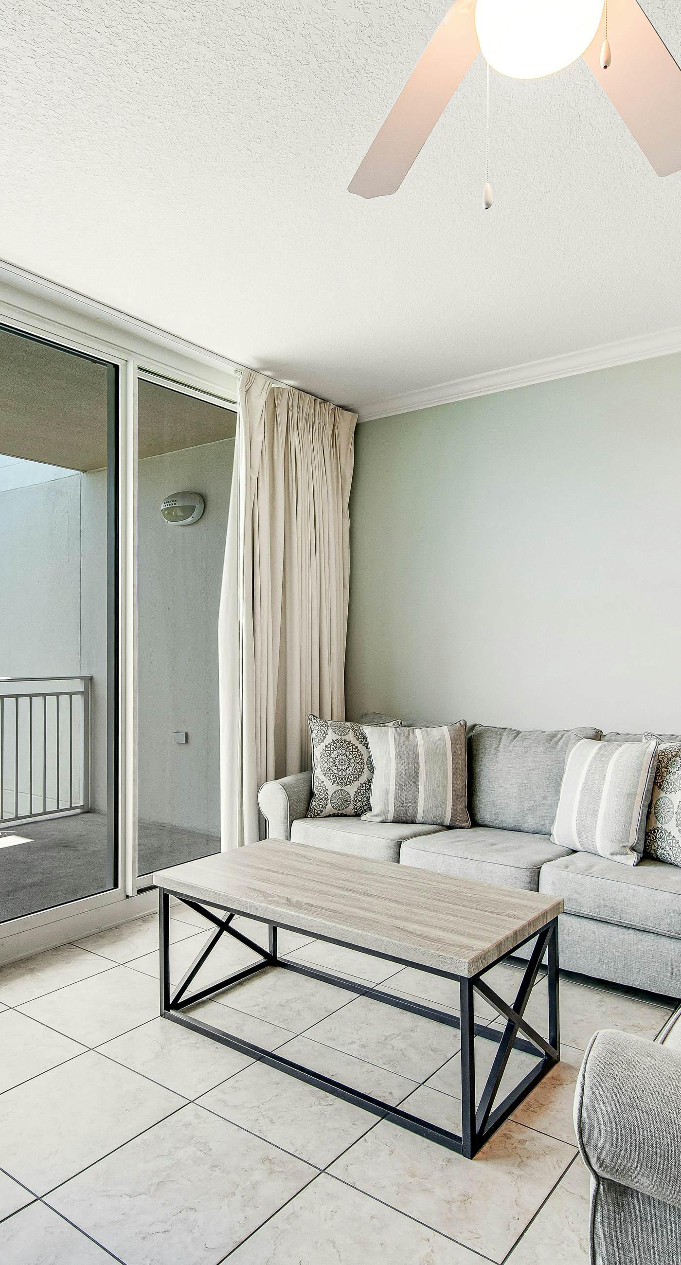 5th Floor Beautifully Decorated Condo At Waterscape Waterfall, Lazy River