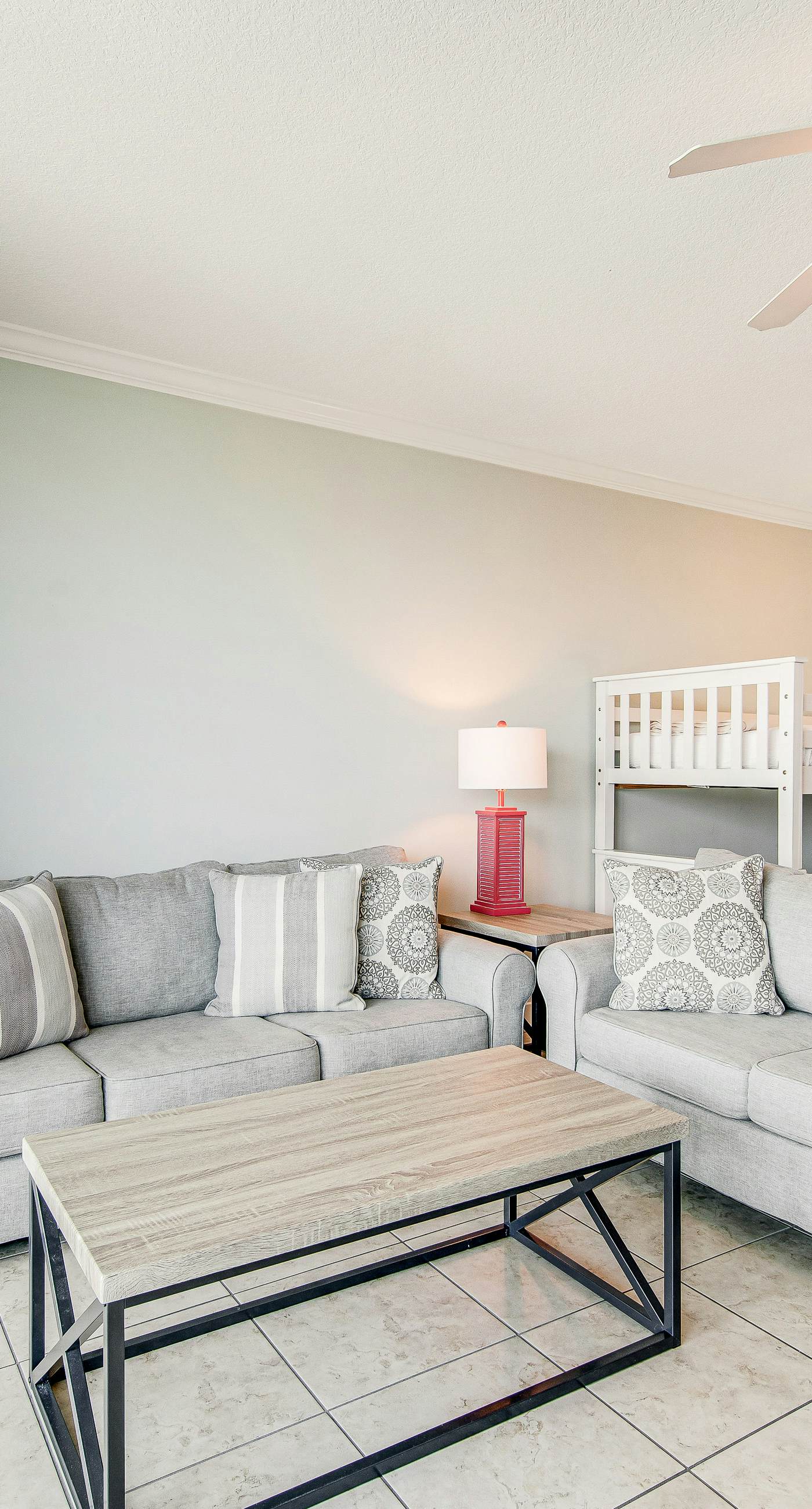 5th Floor Beautifully Decorated Condo At Waterscape Waterfall, Lazy River