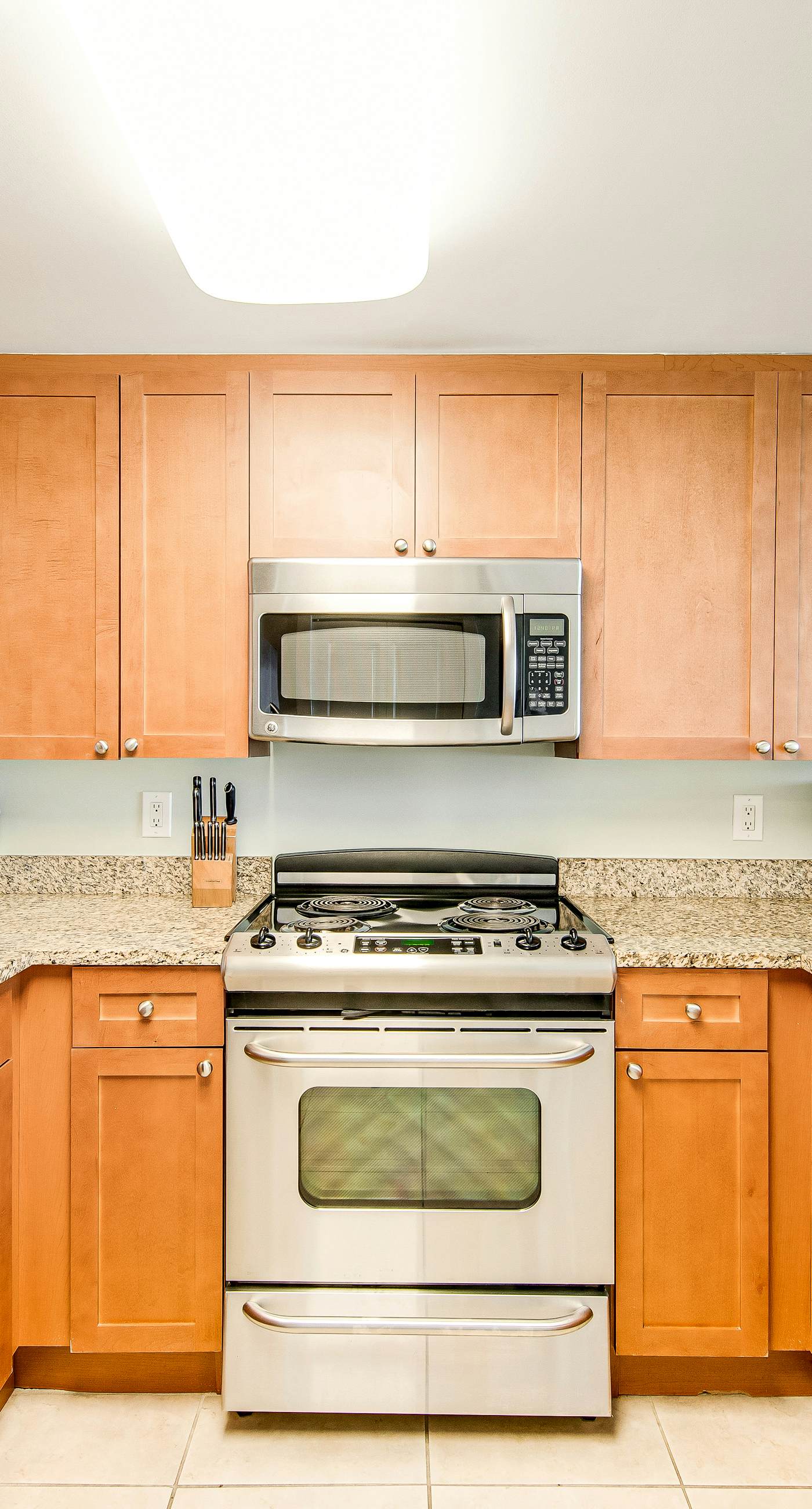 5th Floor Beautifully Decorated Condo At Waterscape Waterfall, Lazy River