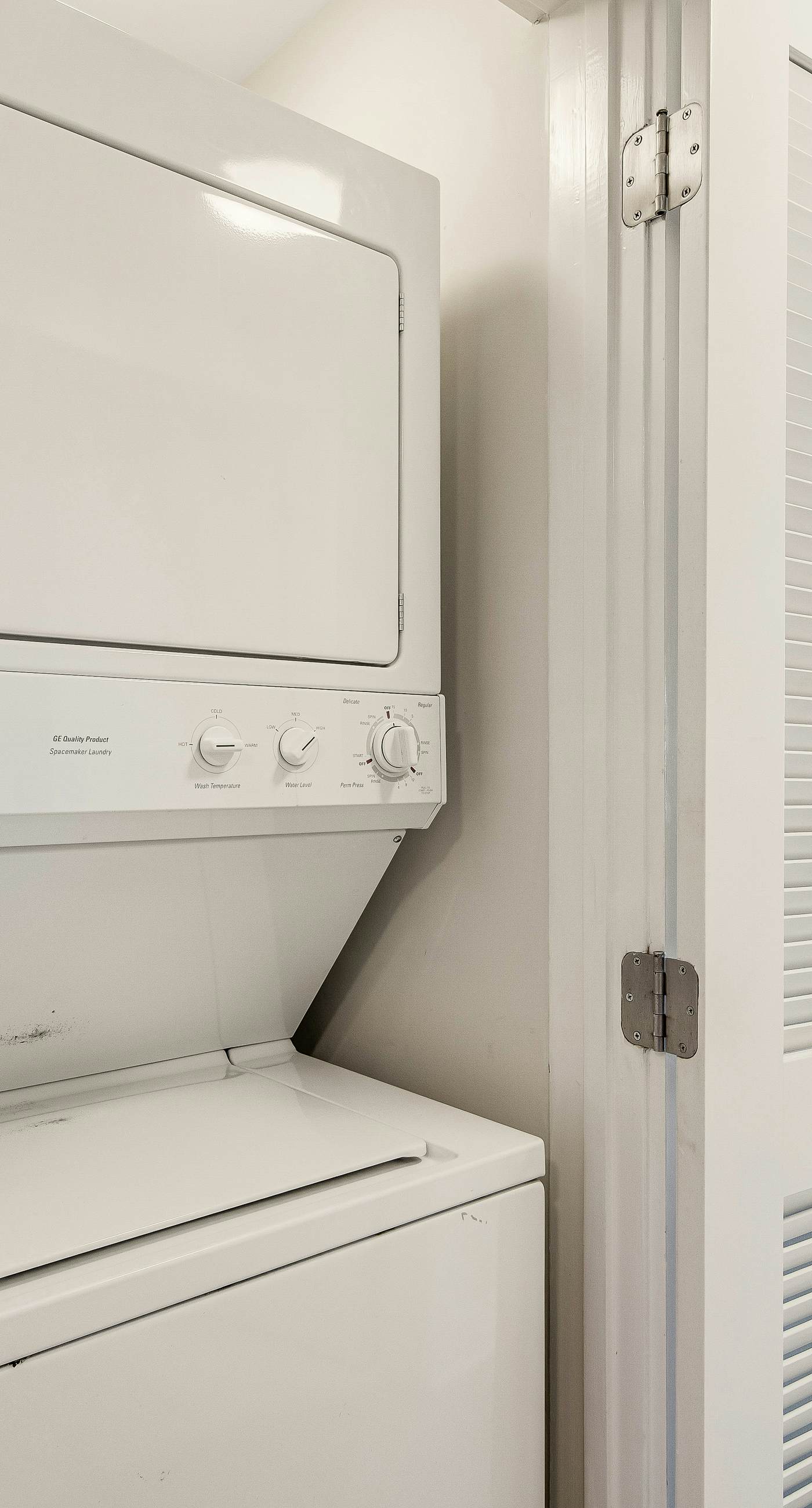 5th Floor Beautifully Decorated Condo At Waterscape Waterfall, Lazy River