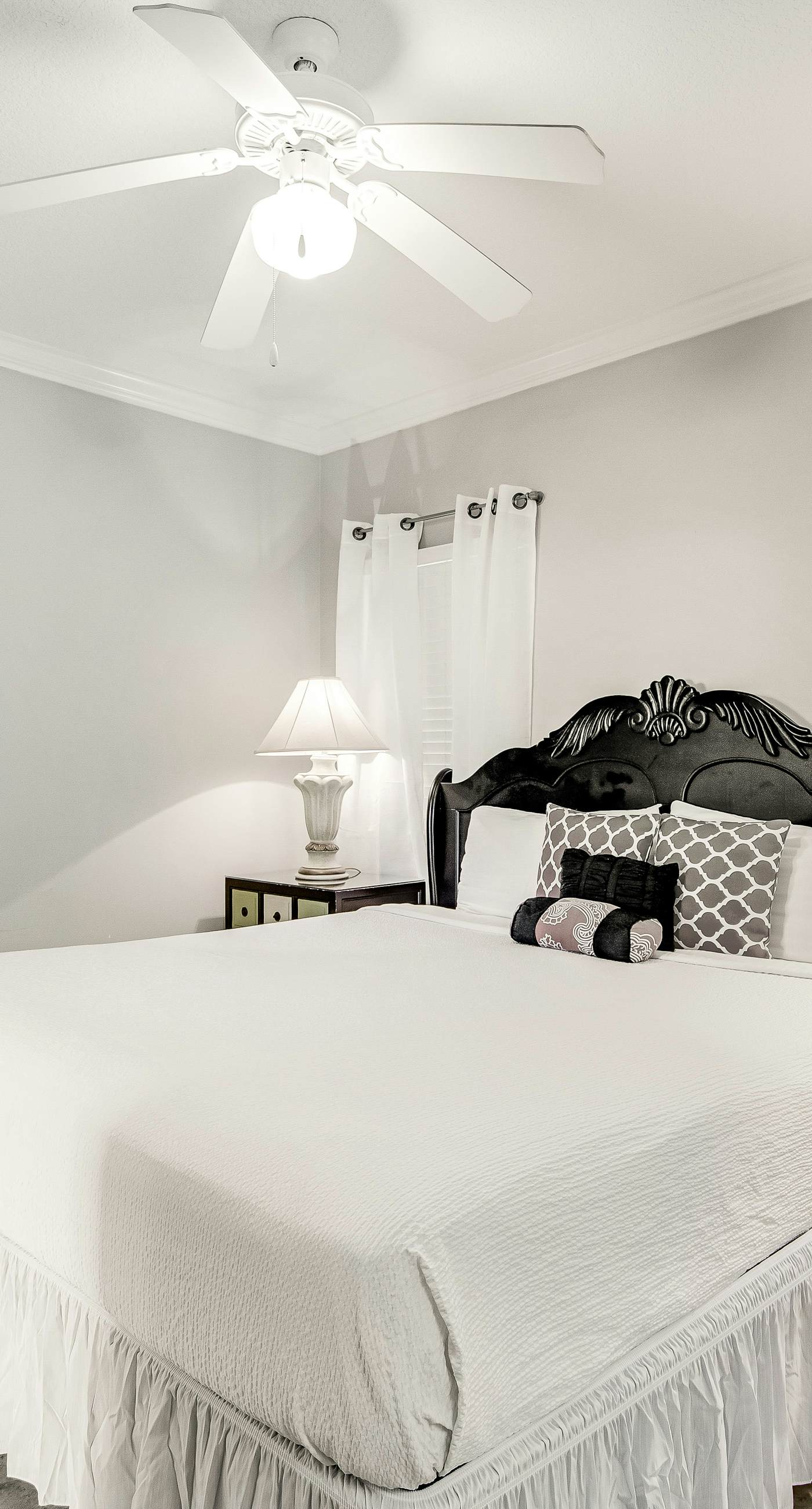 5th Floor Beautifully Decorated Condo At Waterscape Waterfall, Lazy River