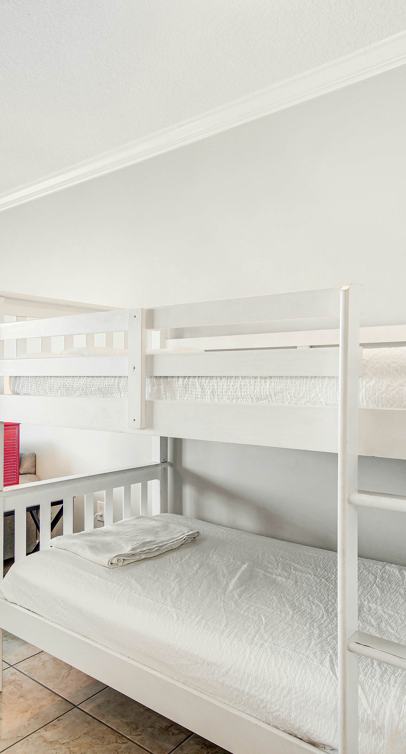 5th Floor Beautifully Decorated Condo At Waterscape Waterfall, Lazy River