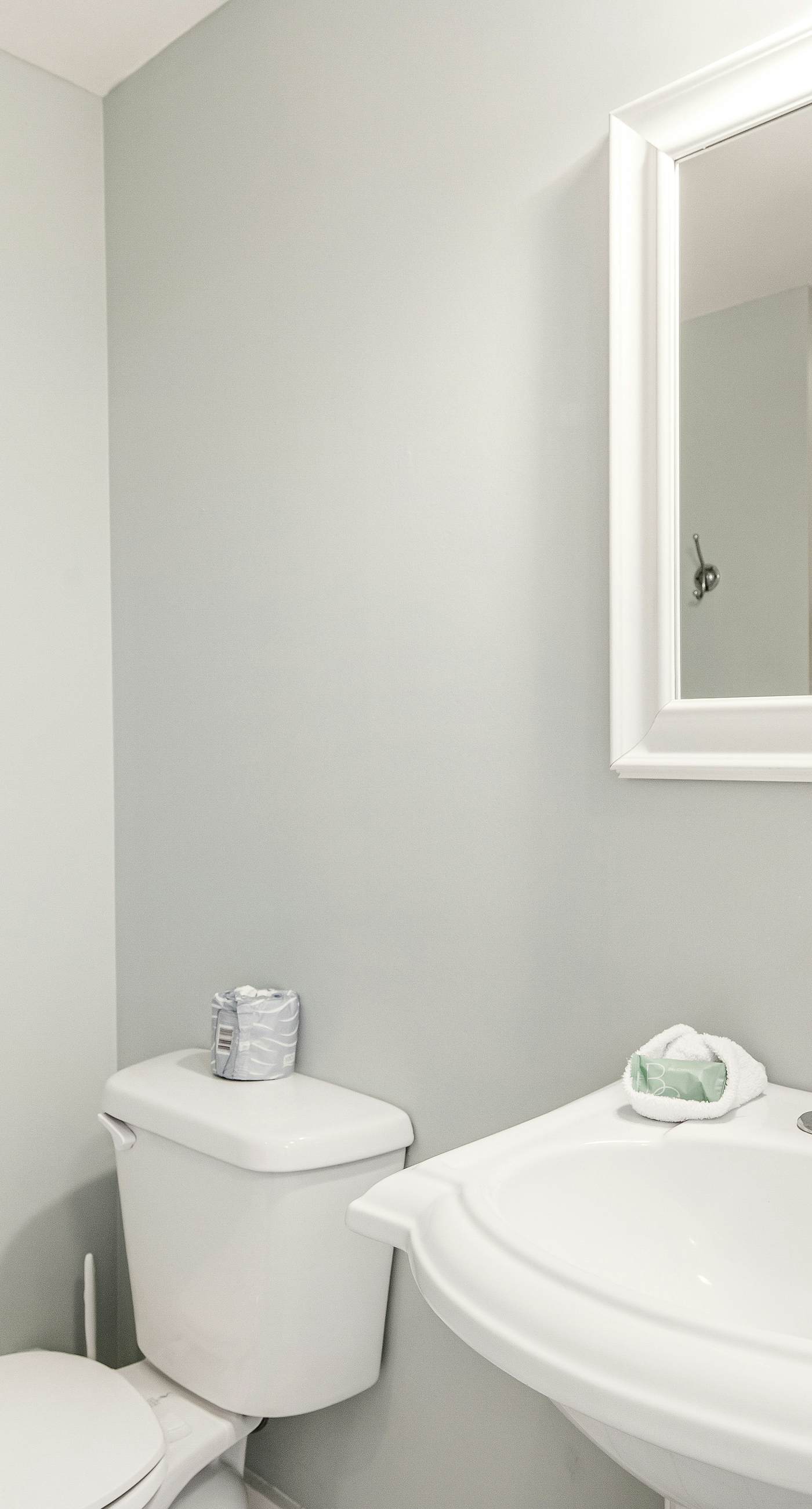 5th Floor Beautifully Decorated Condo At Waterscape Waterfall, Lazy River