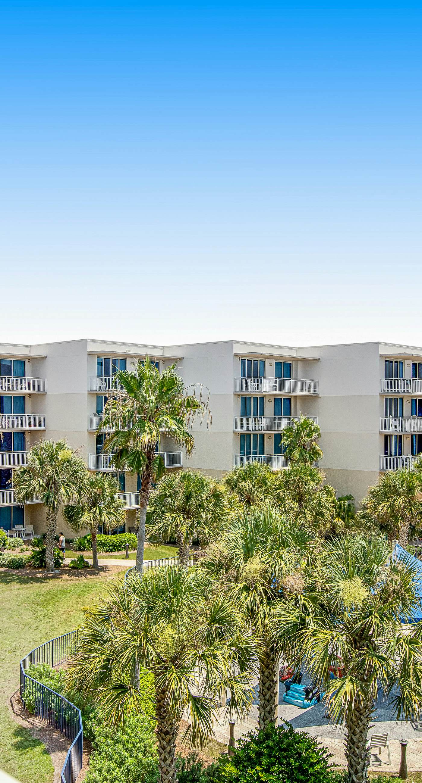 5th Floor Beautifully Decorated Condo At Waterscape Waterfall, Lazy River
