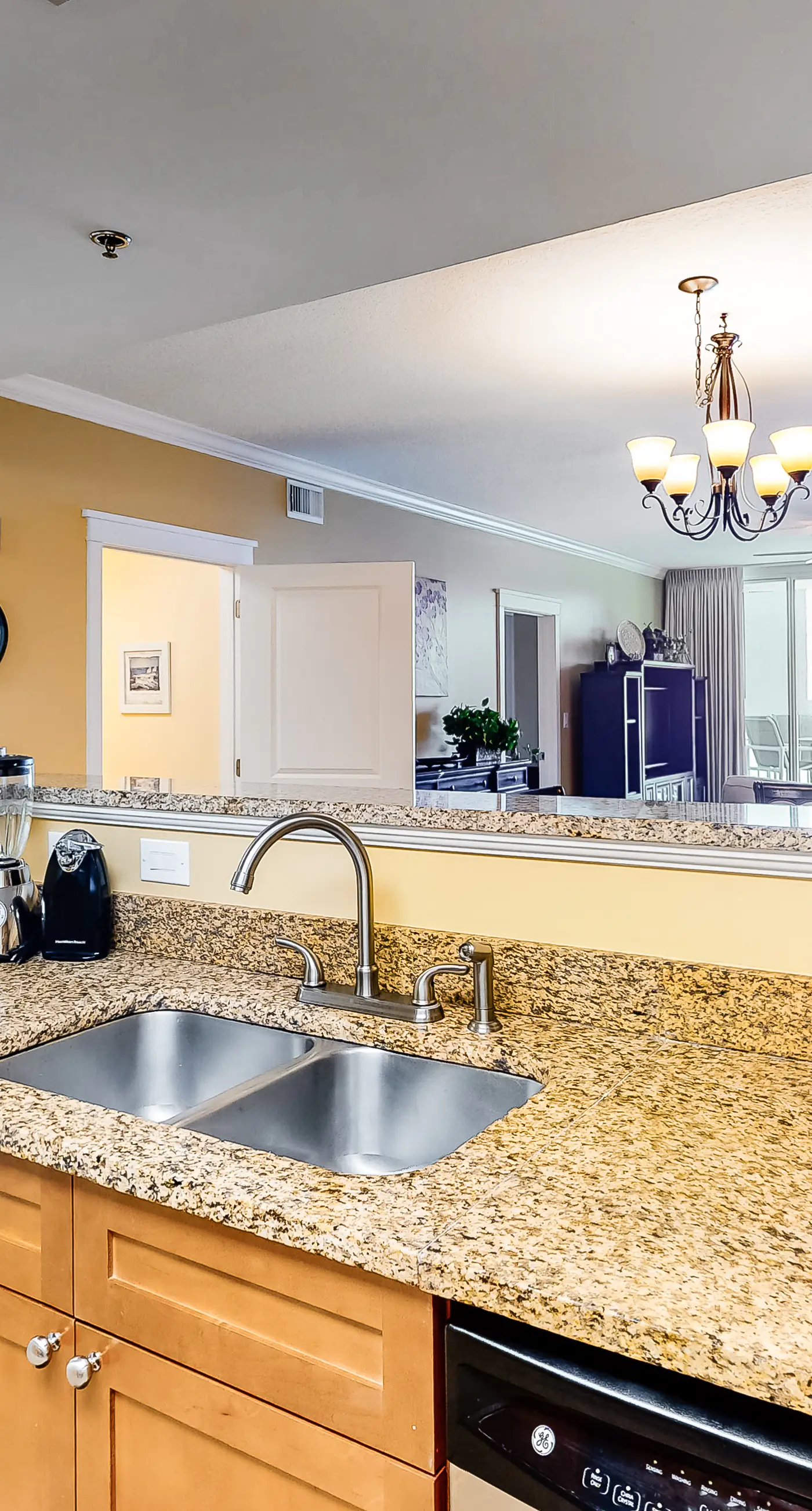 6th Floor Inviting Condo At Waterscape 490 Feet Of Private Beach