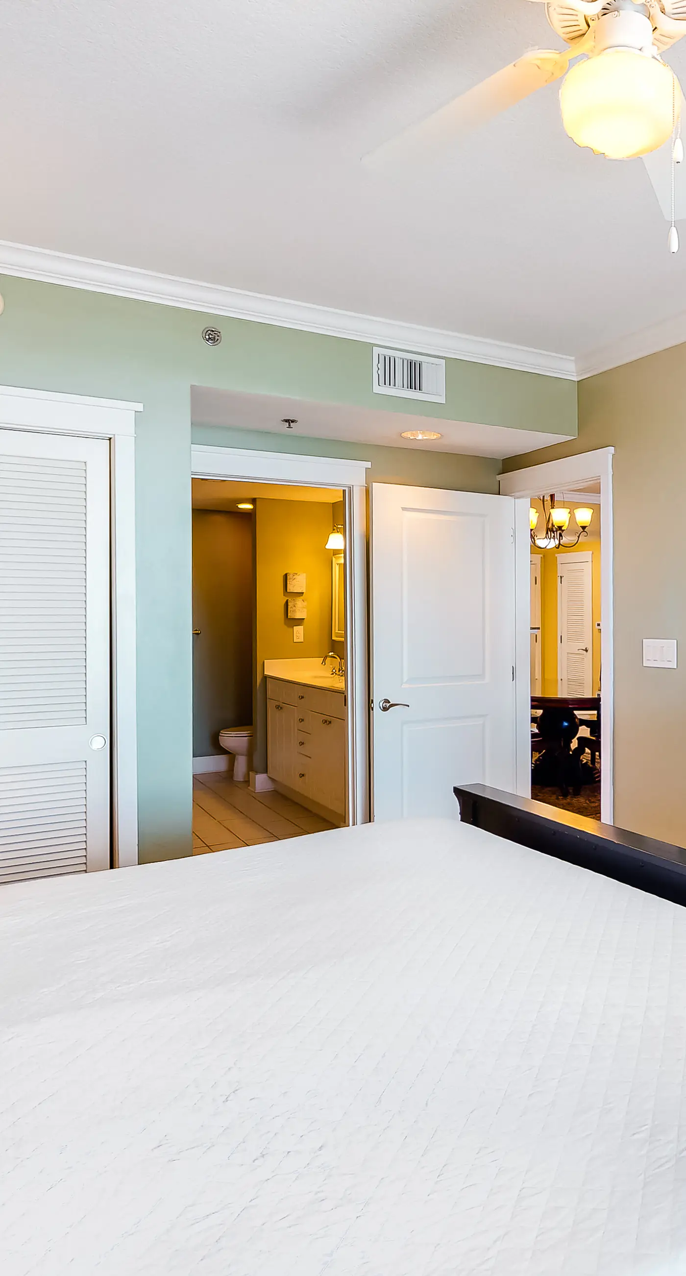 6th Floor Inviting Condo At Waterscape 490 Feet Of Private Beach