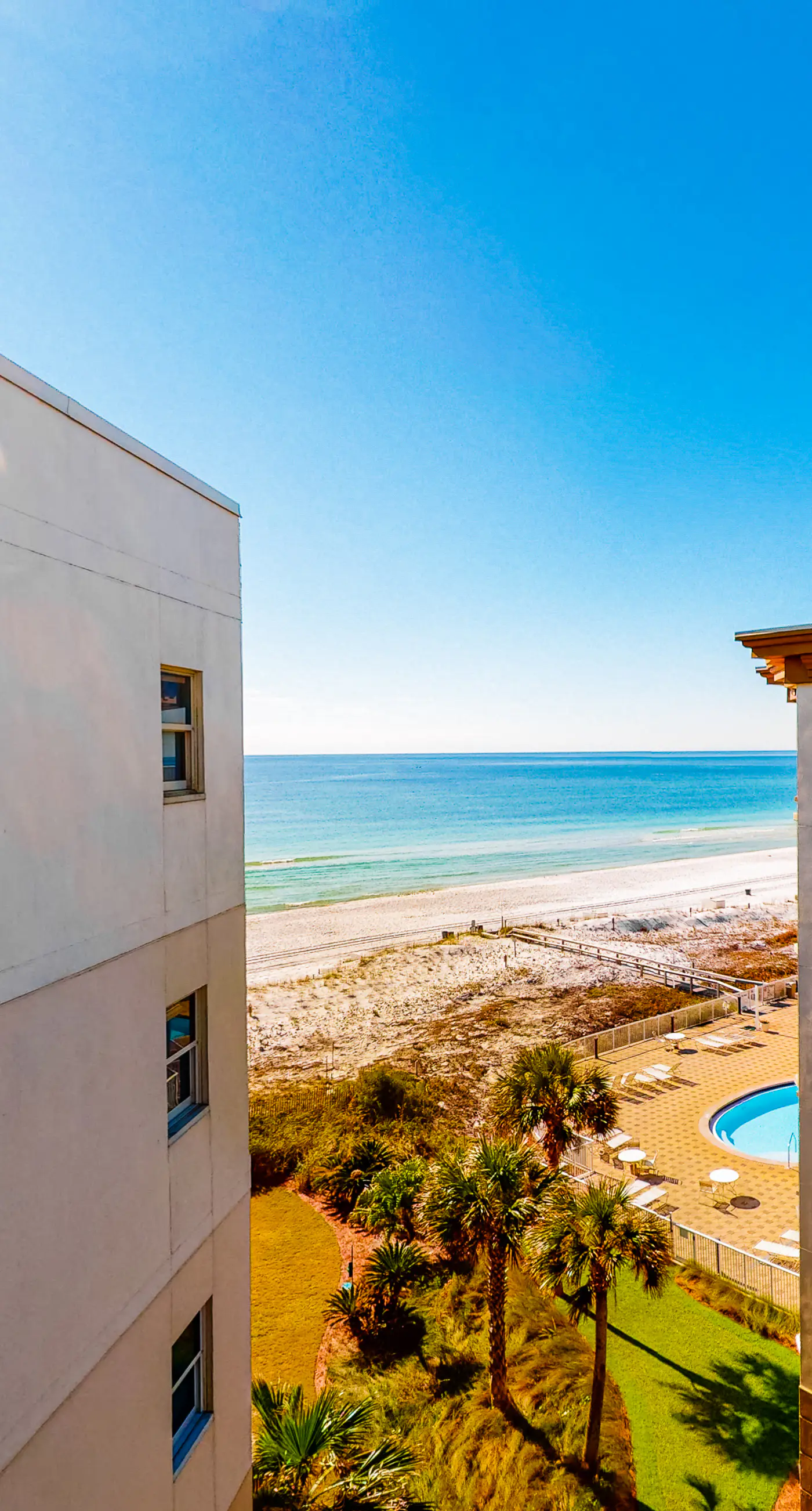 6th Floor Inviting Condo At Waterscape 490 Feet Of Private Beach