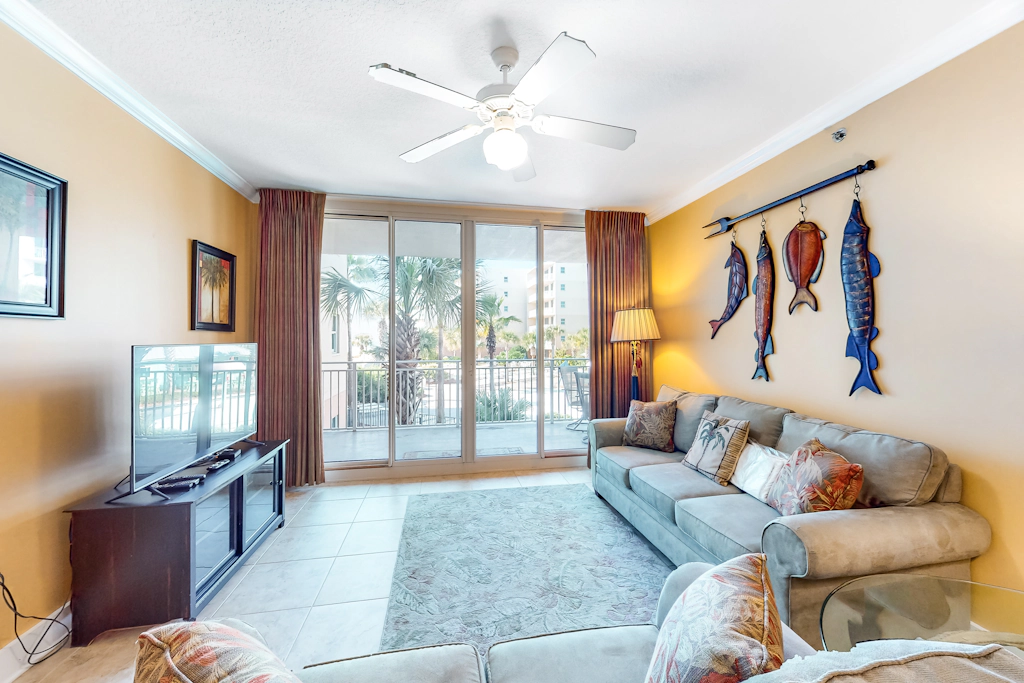 Cute, coastal condo with lazy river, Gulf view, hot tub & gym - near the beach
