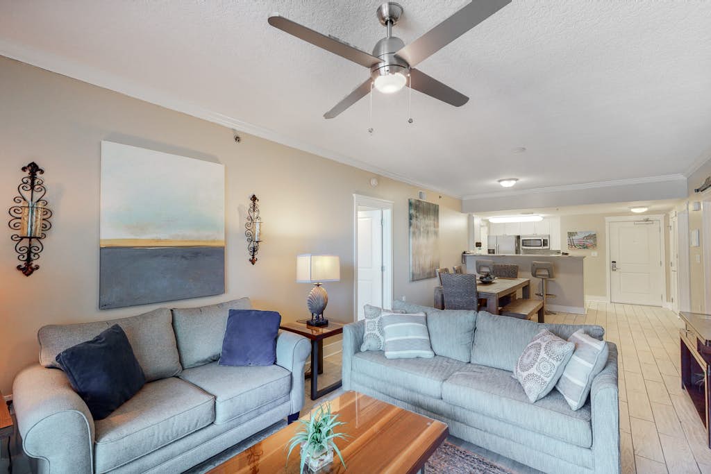 2nd Floor Elegantly Decorated Coastal Condo On Okaloosa Island