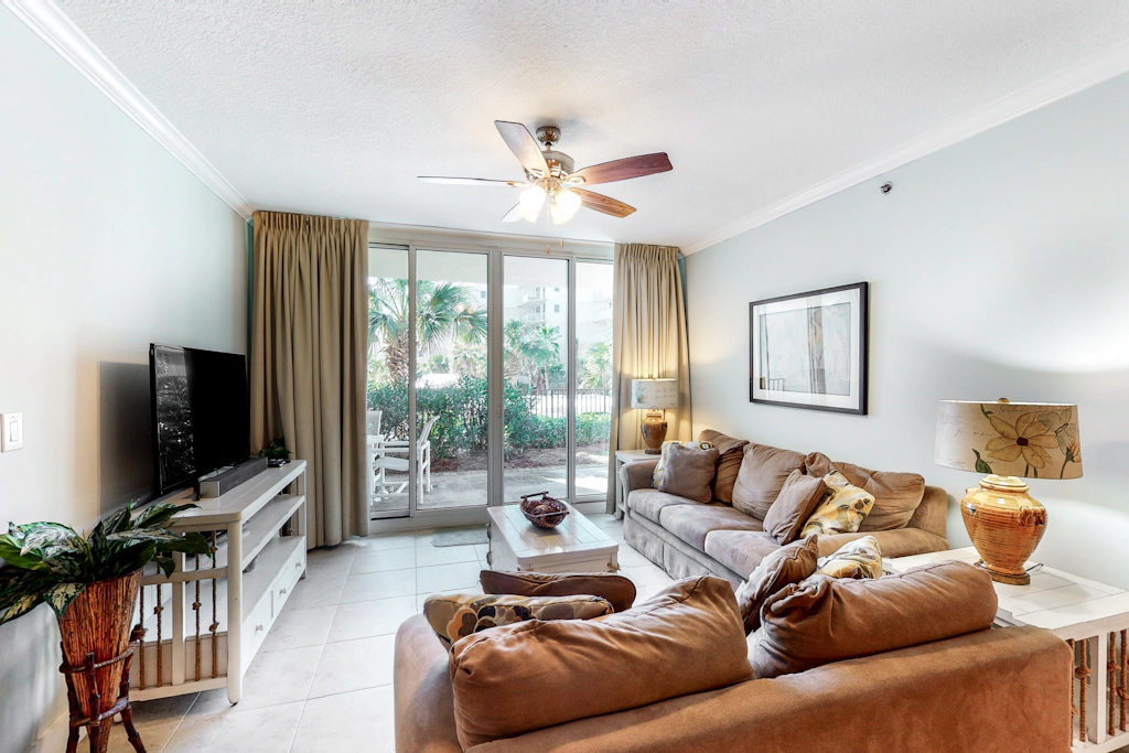 2nd Floor Upscale Condo At Waterscape 490 Feet Of Private Beach