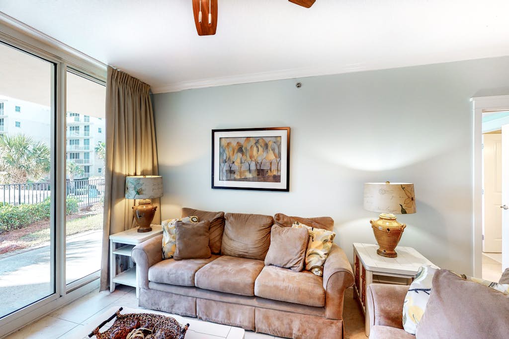 2nd Floor Upscale Condo At Waterscape 490 Feet Of Private Beach
