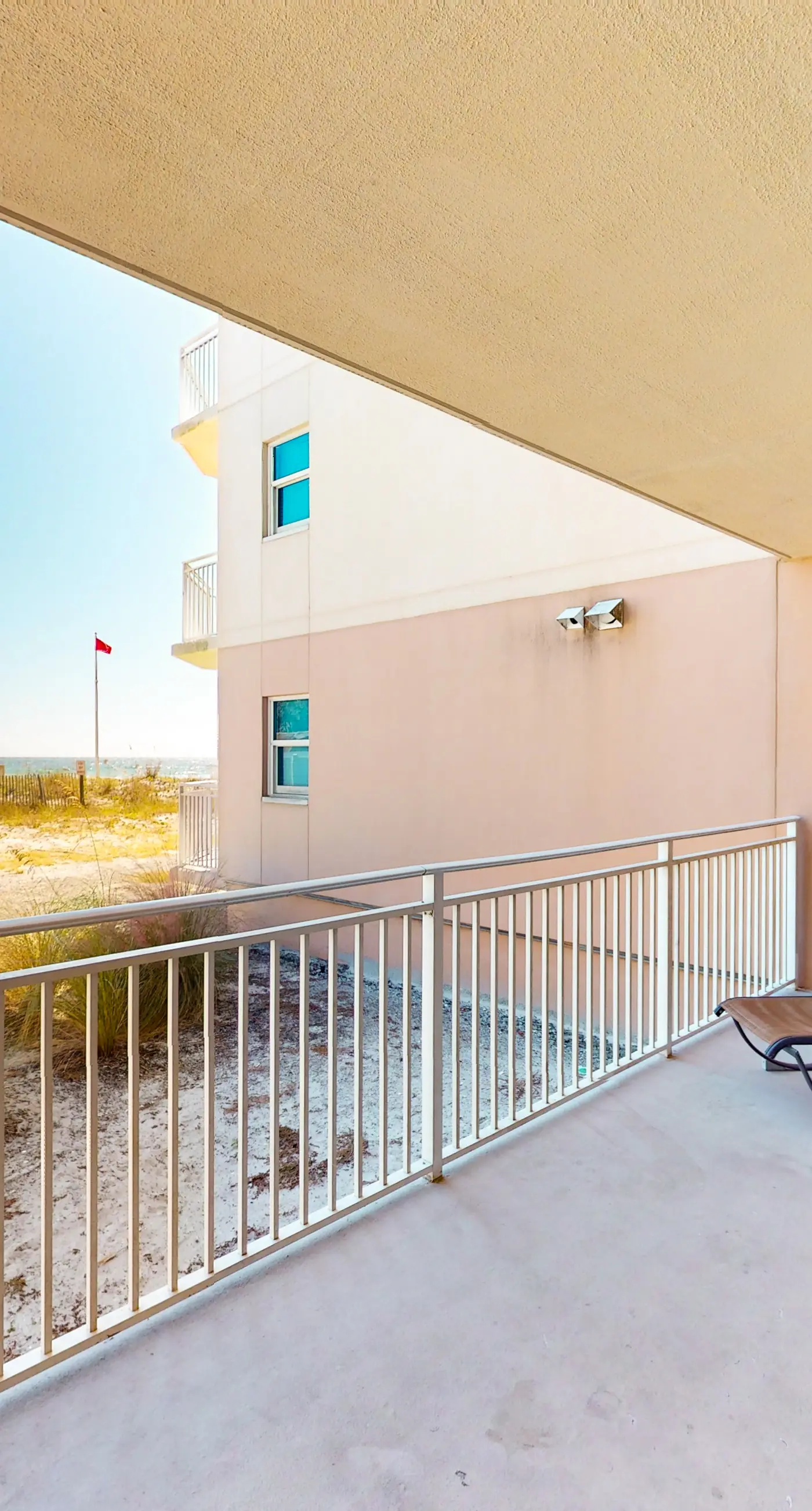 Newly renovated, 1st-floor condo with seasonal beach service & beach views