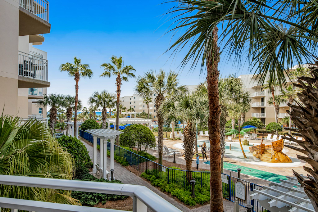 3rd Floor Condo At Waterscape 490 Feet Of Private Beach