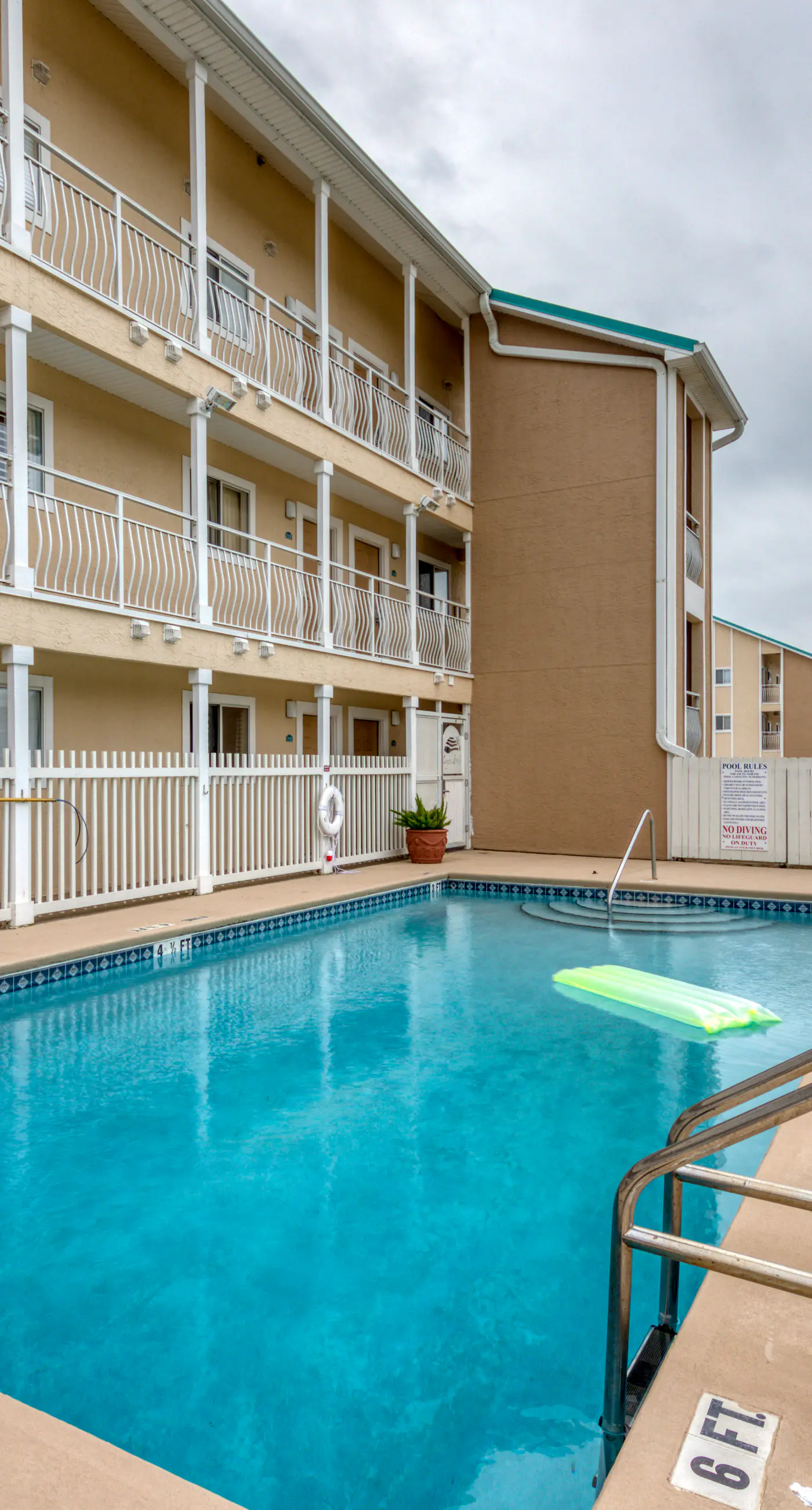 1st-Floor Condo in Heart of Destin with Beach Boardwalk, Gulf Front, Shared Pool