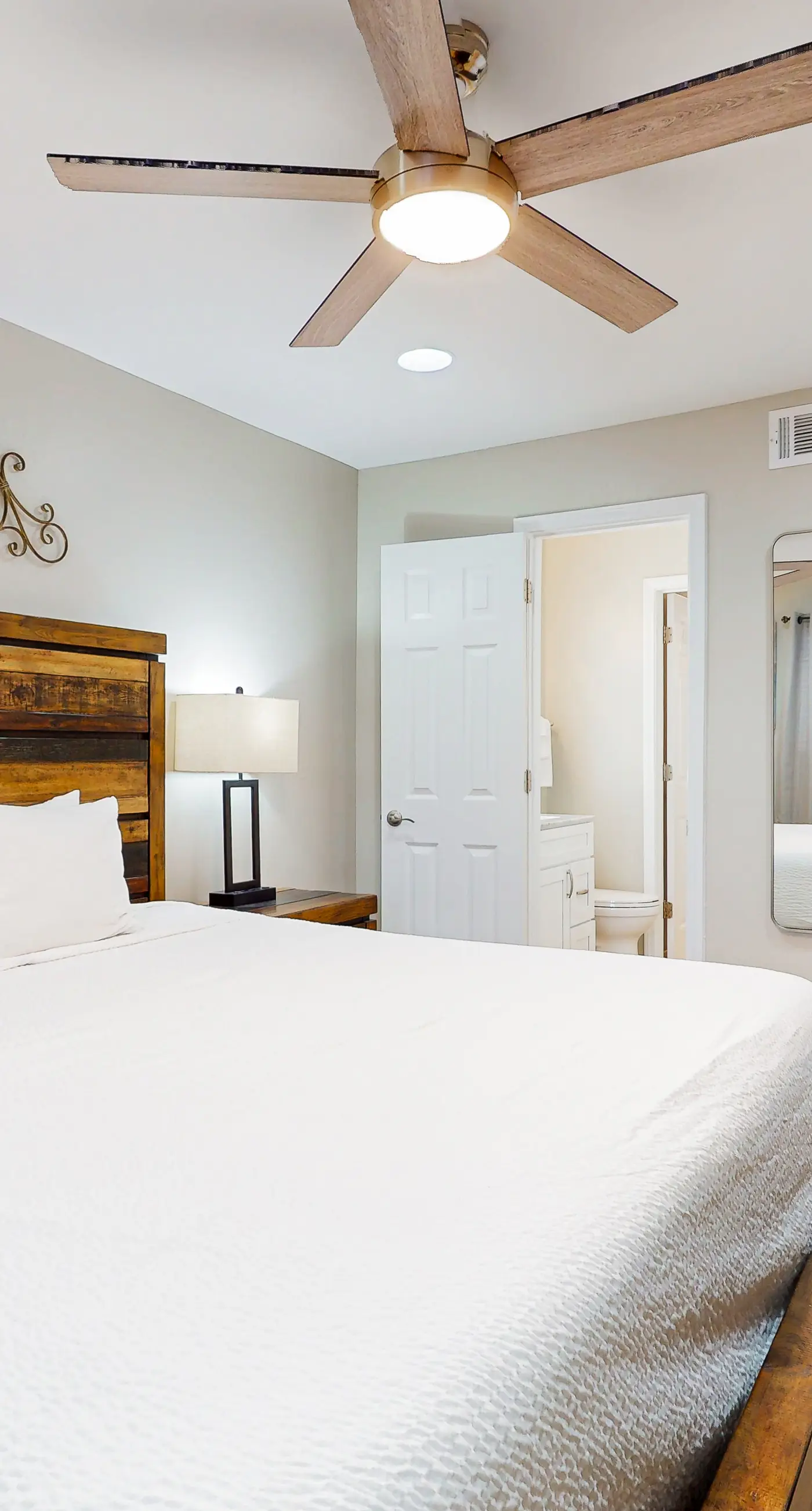 1st-Floor Condo in Heart of Destin with Beach Boardwalk, Gulf Front, Shared Pool