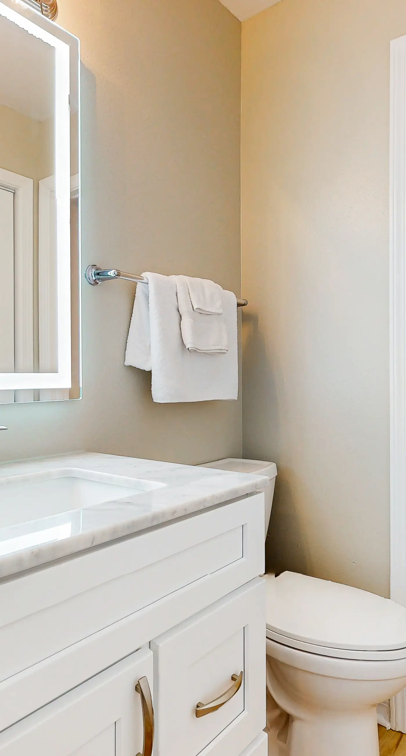 1st-Floor Condo in Heart of Destin with Beach Boardwalk, Gulf Front, Shared Pool