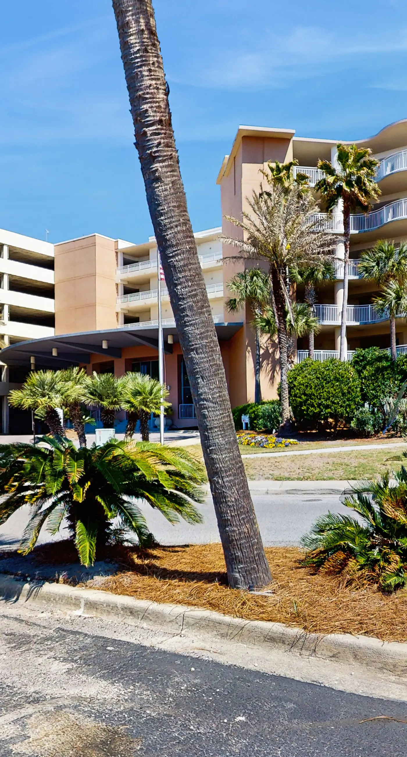 Beautiful, Spacious Condo At Waterscape Children's Playground, 2 Hot Tubs