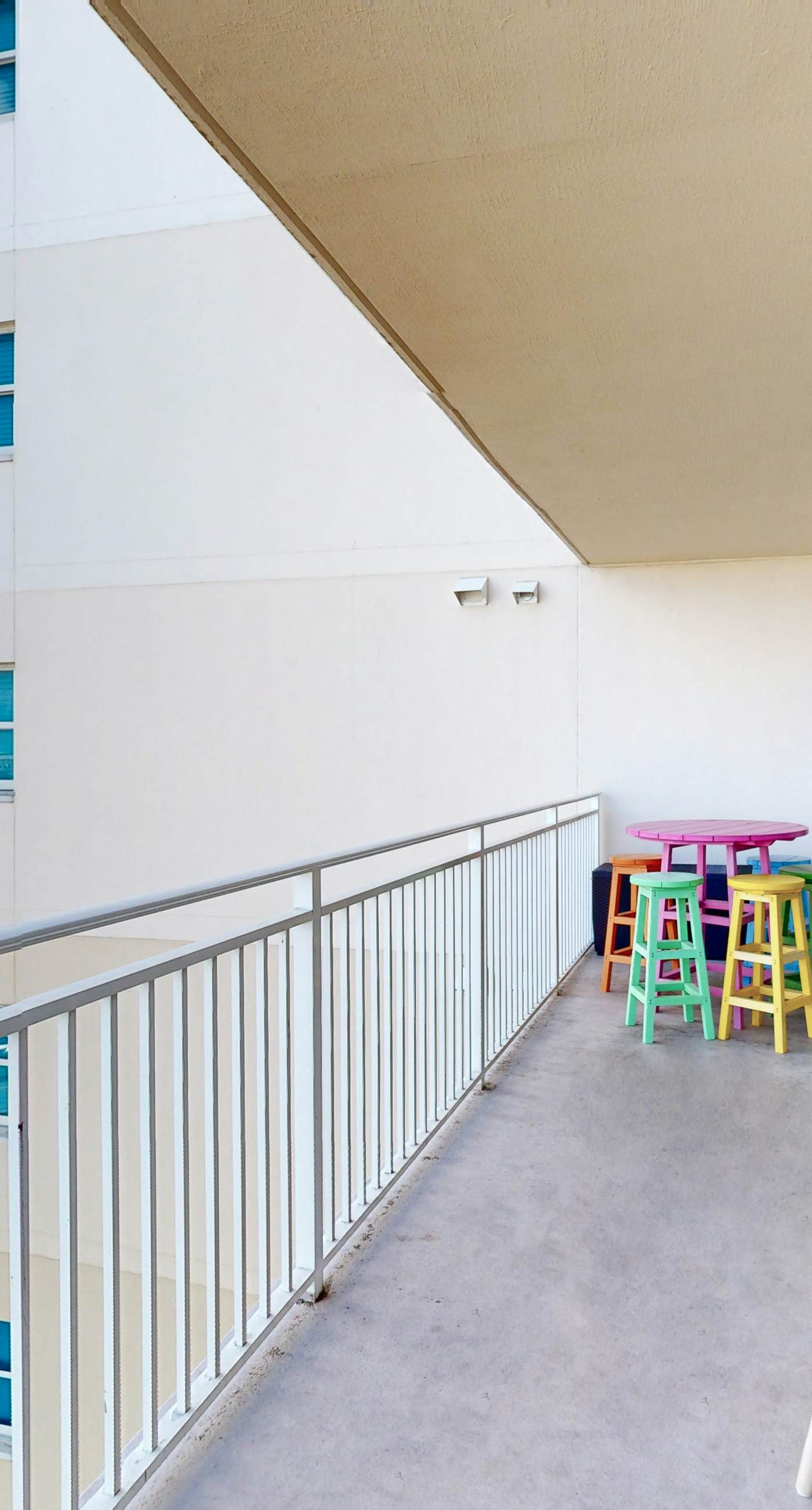 4th-floor beach-chic condo at waterscape - waterfall & lazy river