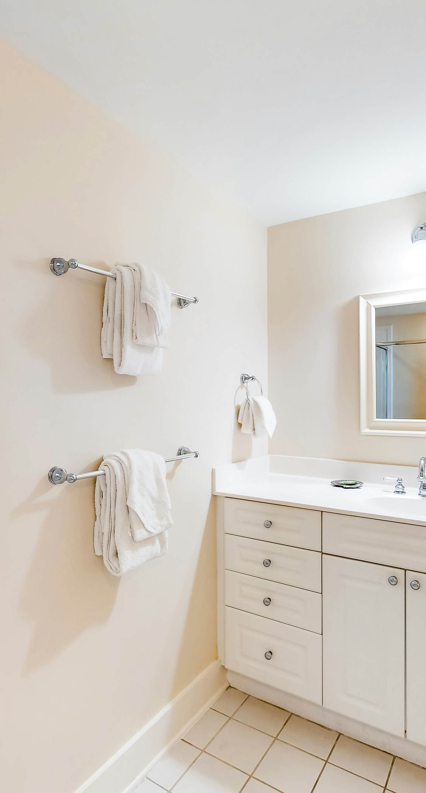 4th-floor beach-chic condo at waterscape - waterfall & lazy river