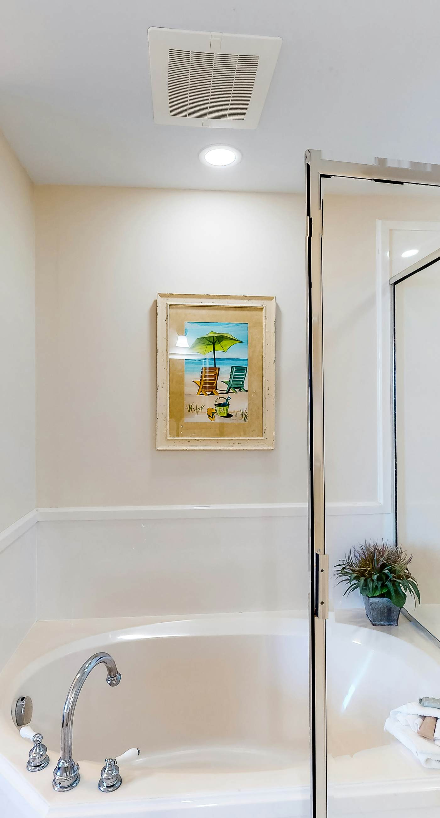 4th-floor beach-chic condo at waterscape - waterfall & lazy river