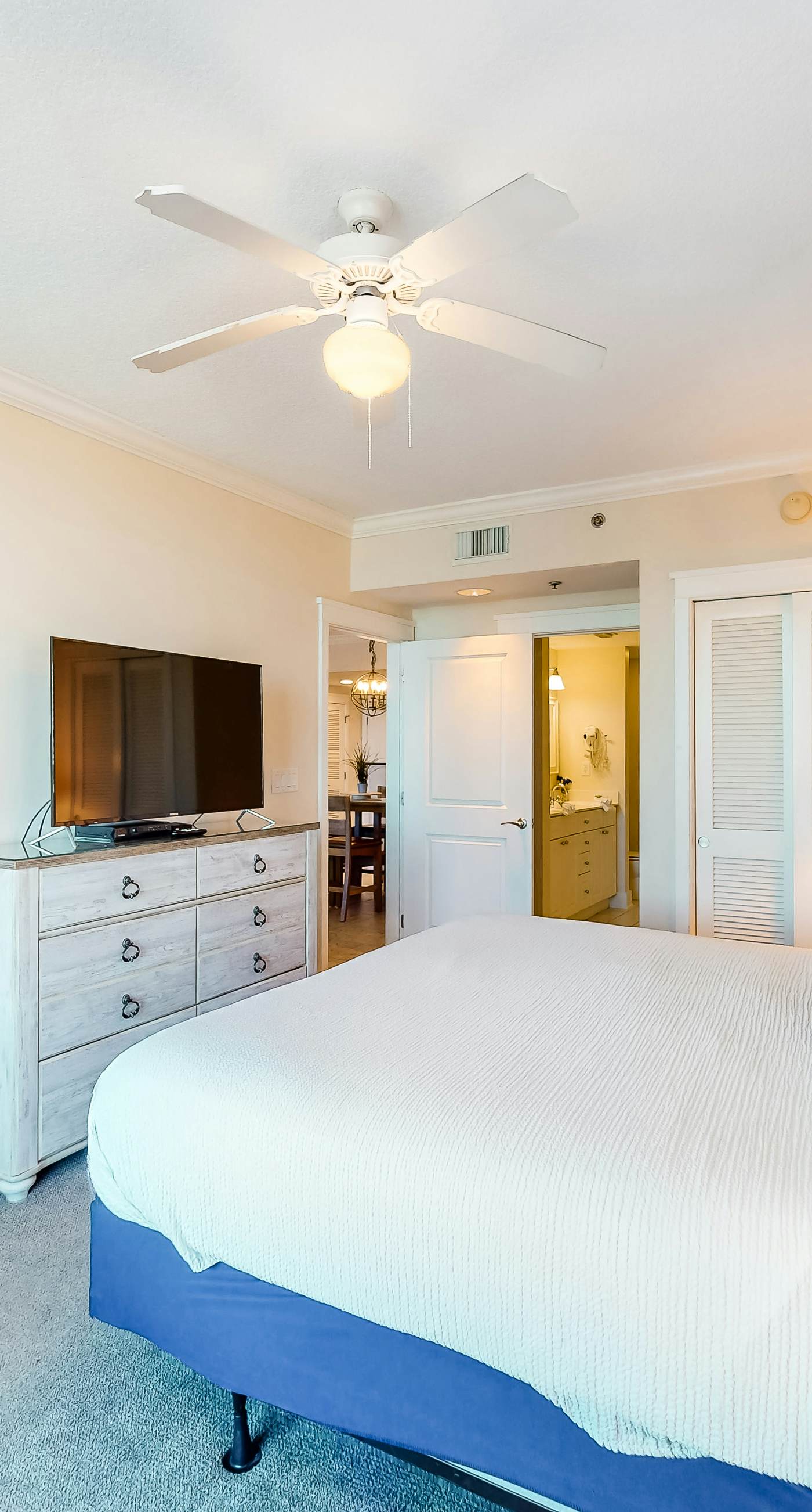 4th-floor beach-chic condo at waterscape - waterfall & lazy river