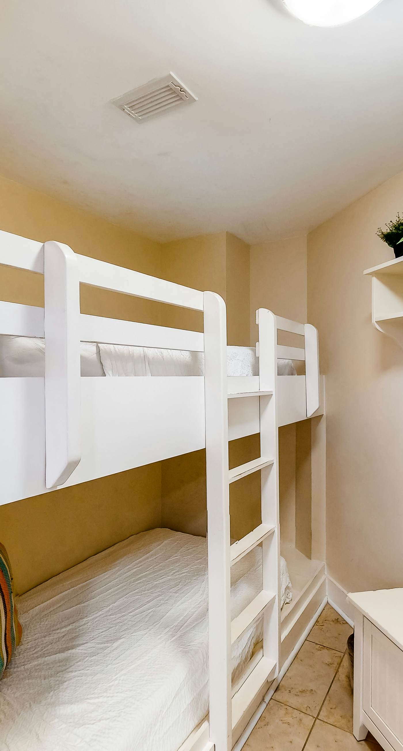 4th-floor beach-chic condo at waterscape - waterfall & lazy river