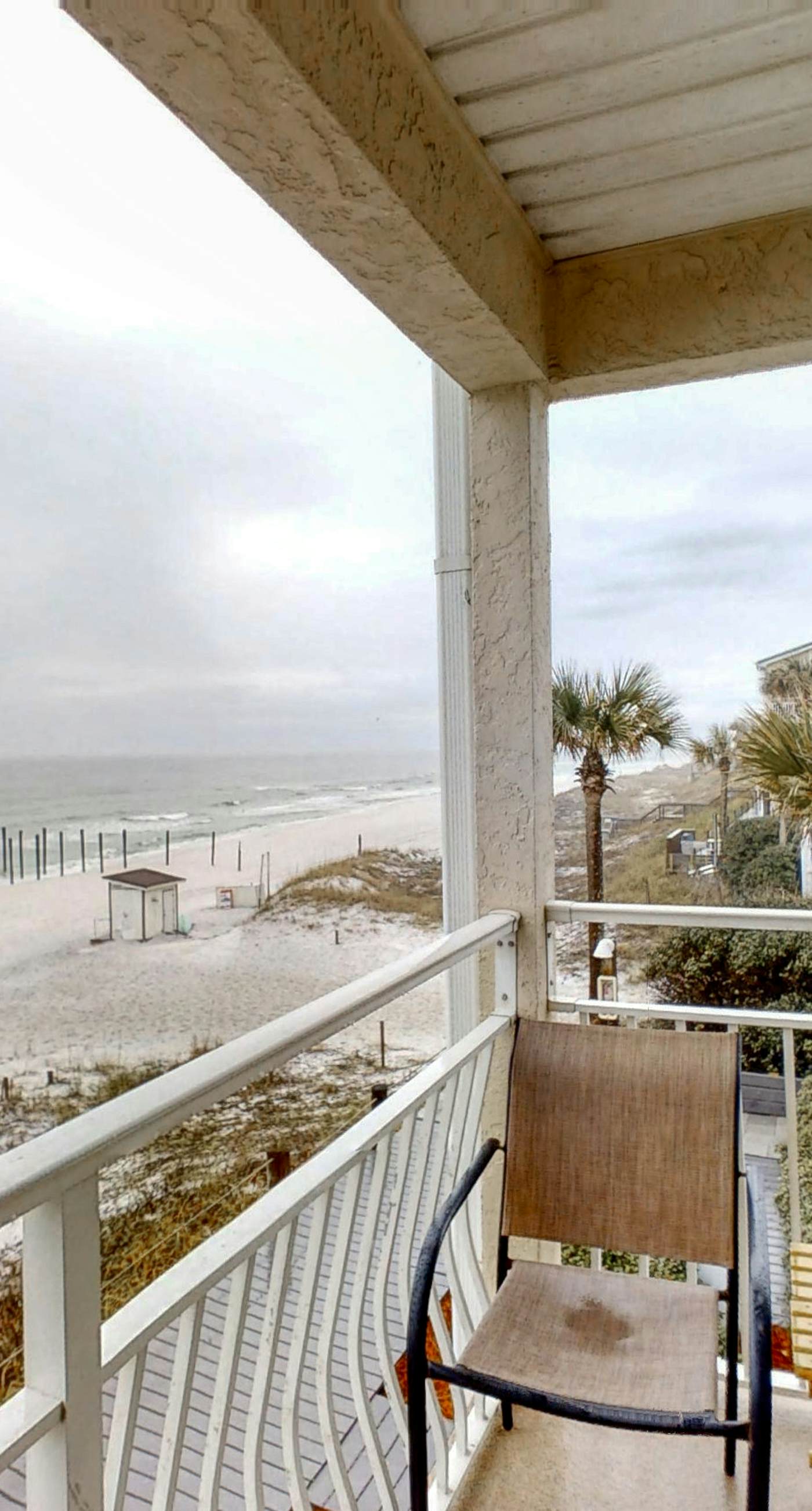 Gulf Front 2nd Floor Condo Pool, Beach Boardwalk, in Heart of Destin