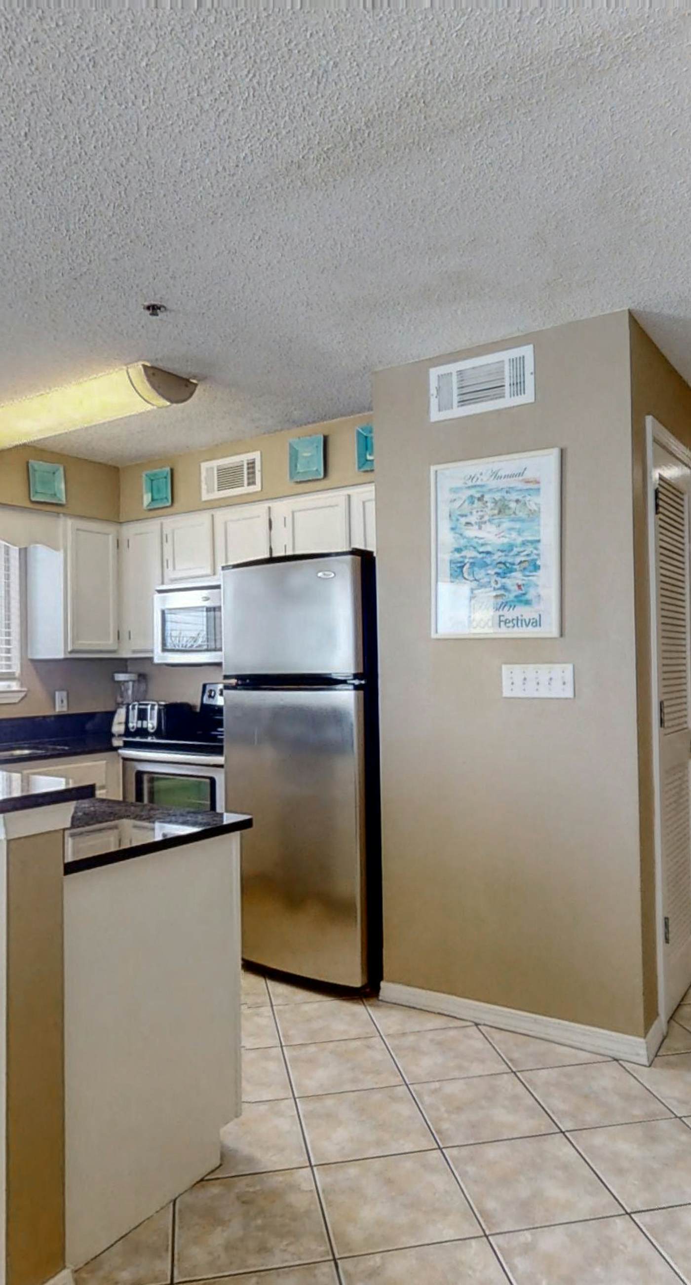 Gulf Front 2nd Floor Condo Pool, Beach Boardwalk, in Heart of Destin