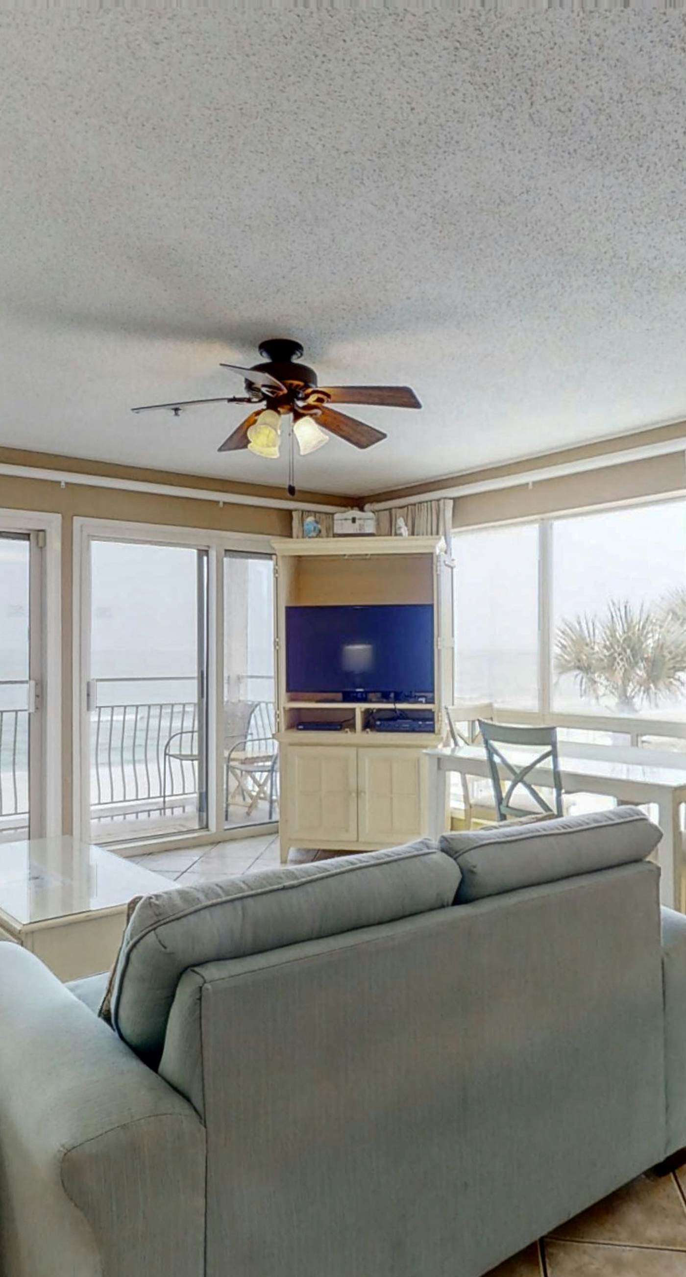 Gulf Front 2nd Floor Condo Pool, Beach Boardwalk, in Heart of Destin