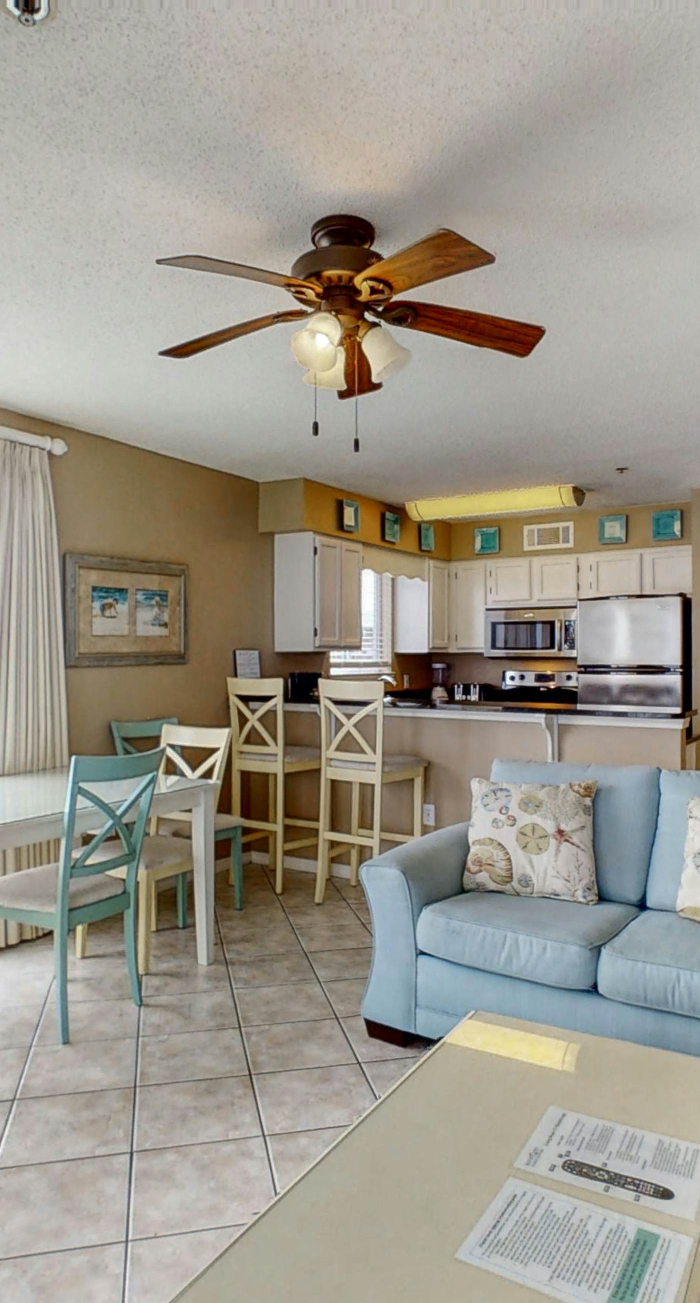 Gulf Front 2nd Floor Condo Pool, Beach Boardwalk, in Heart of Destin
