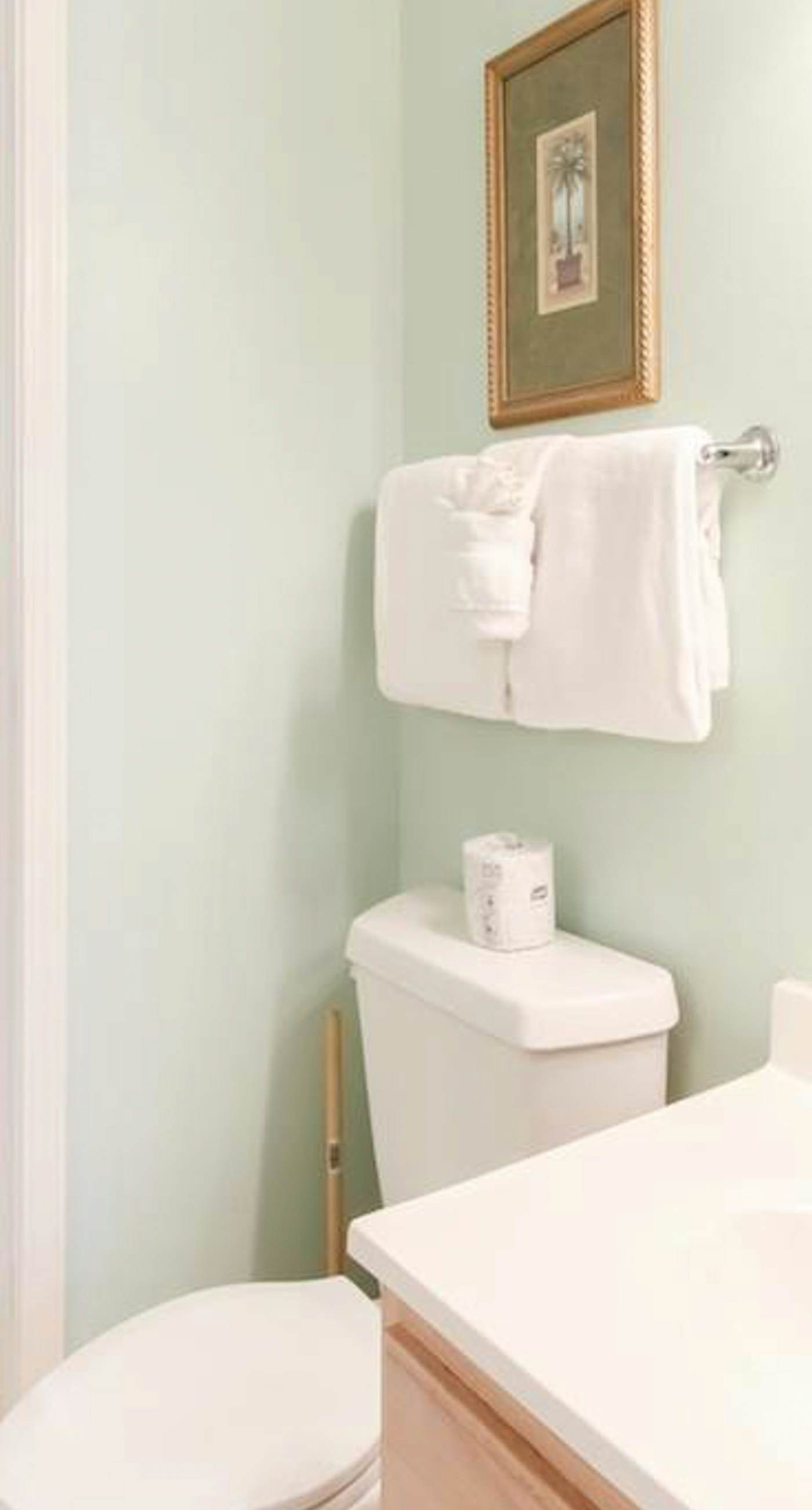 Gulf Front 2nd Floor Condo Pool, Beach Boardwalk, in Heart of Destin