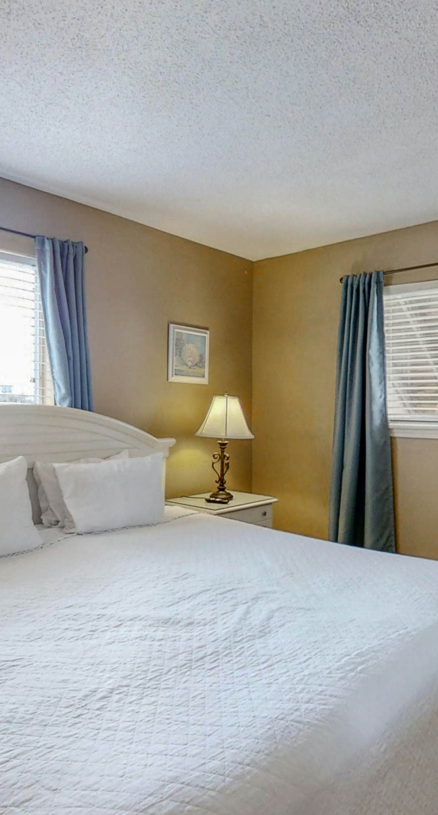 Gulf Front 2nd Floor Condo Pool, Beach Boardwalk, in Heart of Destin