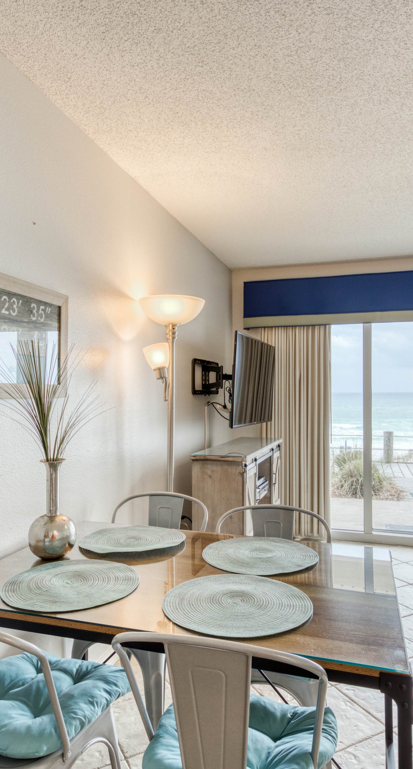 Stunning 1st-floor condo with Gulf view, grill, pools & beach access