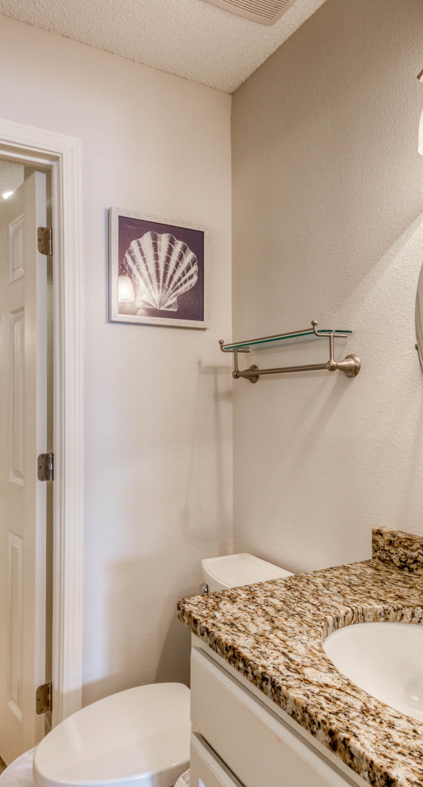 Stunning 1st-floor condo with Gulf view, grill, pools & beach access