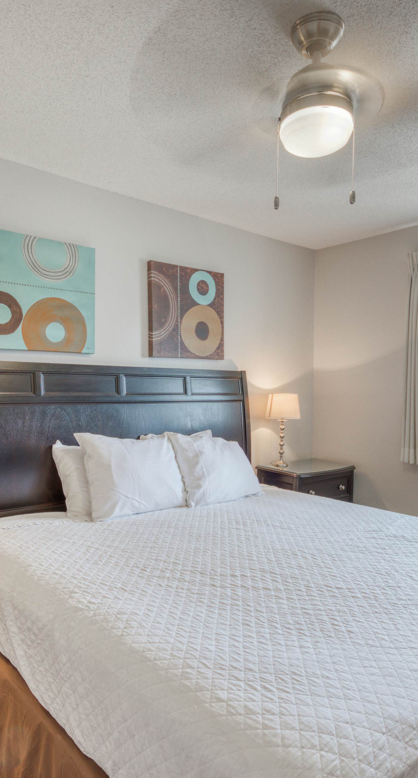 Stunning 1st-floor condo with Gulf view, grill, pools & beach access