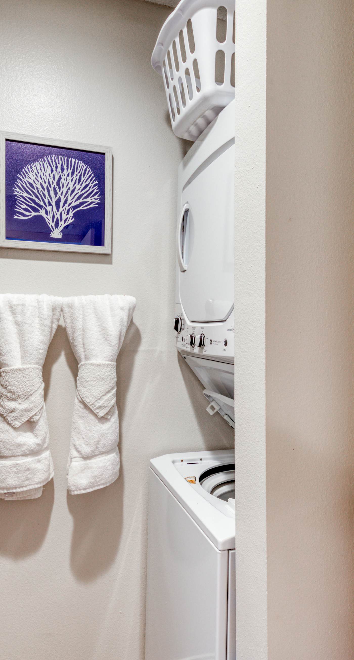 Stunning 1st-floor condo with Gulf view, grill, pools & beach access