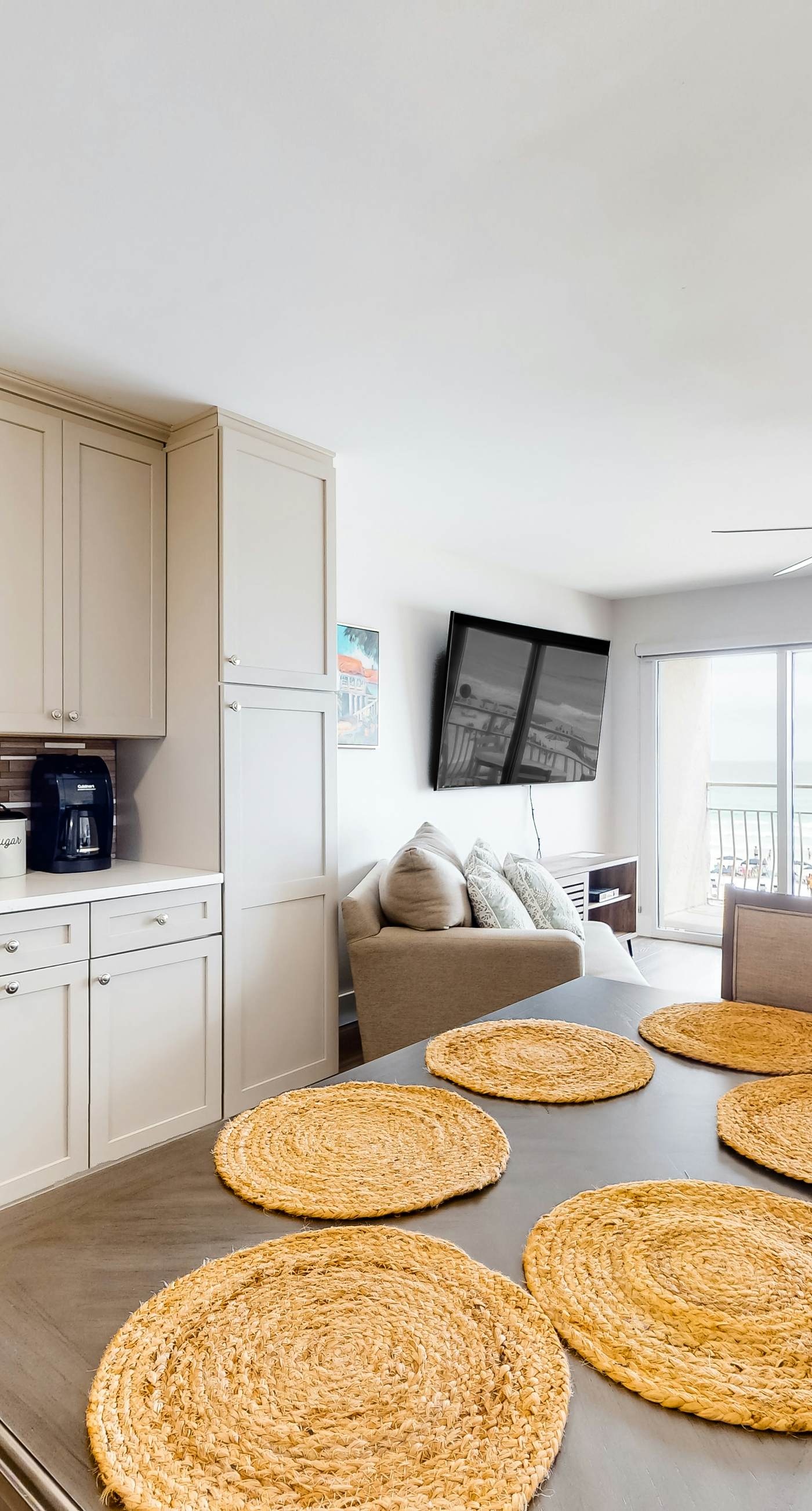 Beautiful Gulf Condo with Balcony, Outdoor Shower & Shared Pool