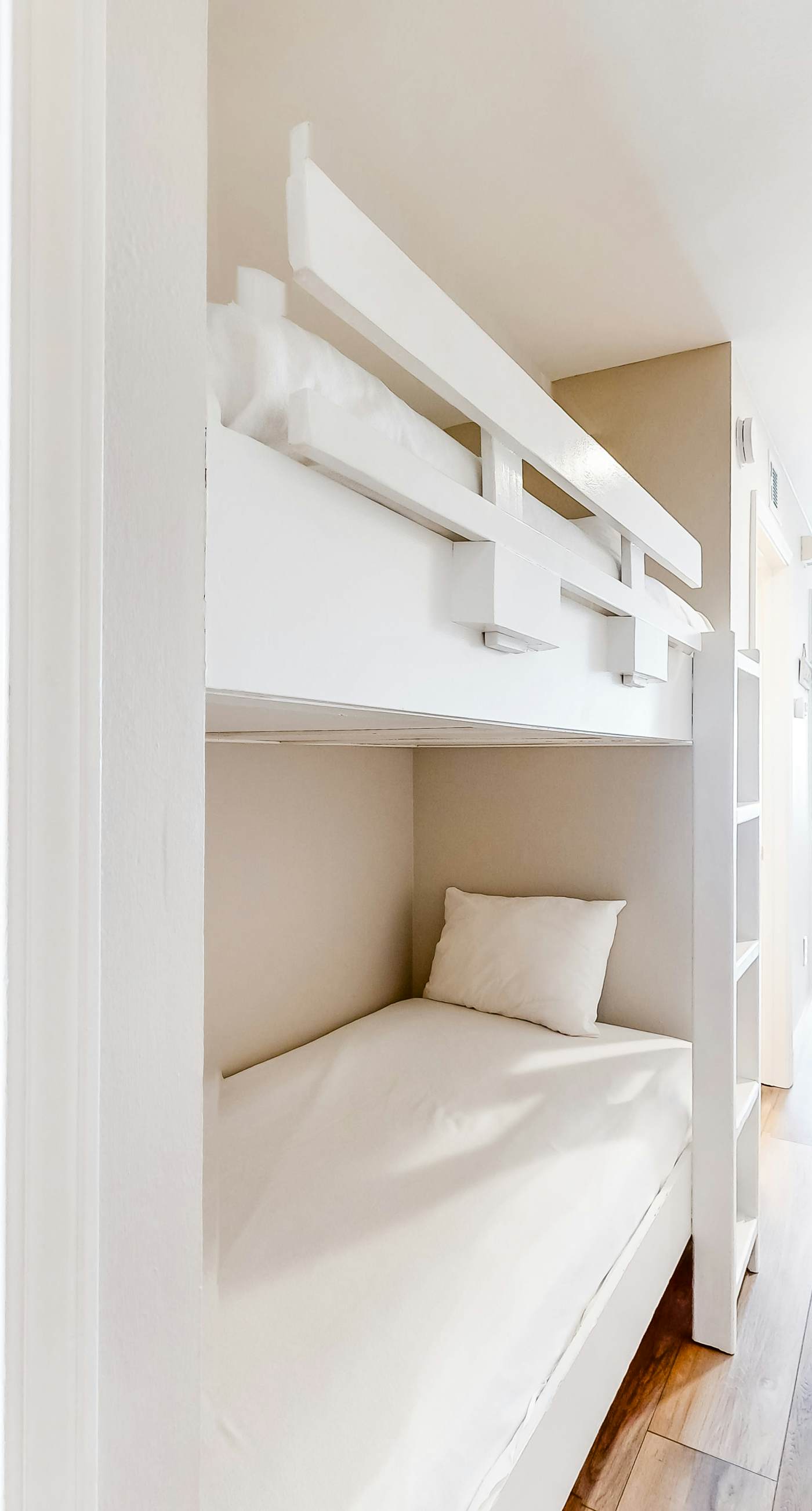 Beautiful Gulf Condo with Balcony, Outdoor Shower & Shared Pool