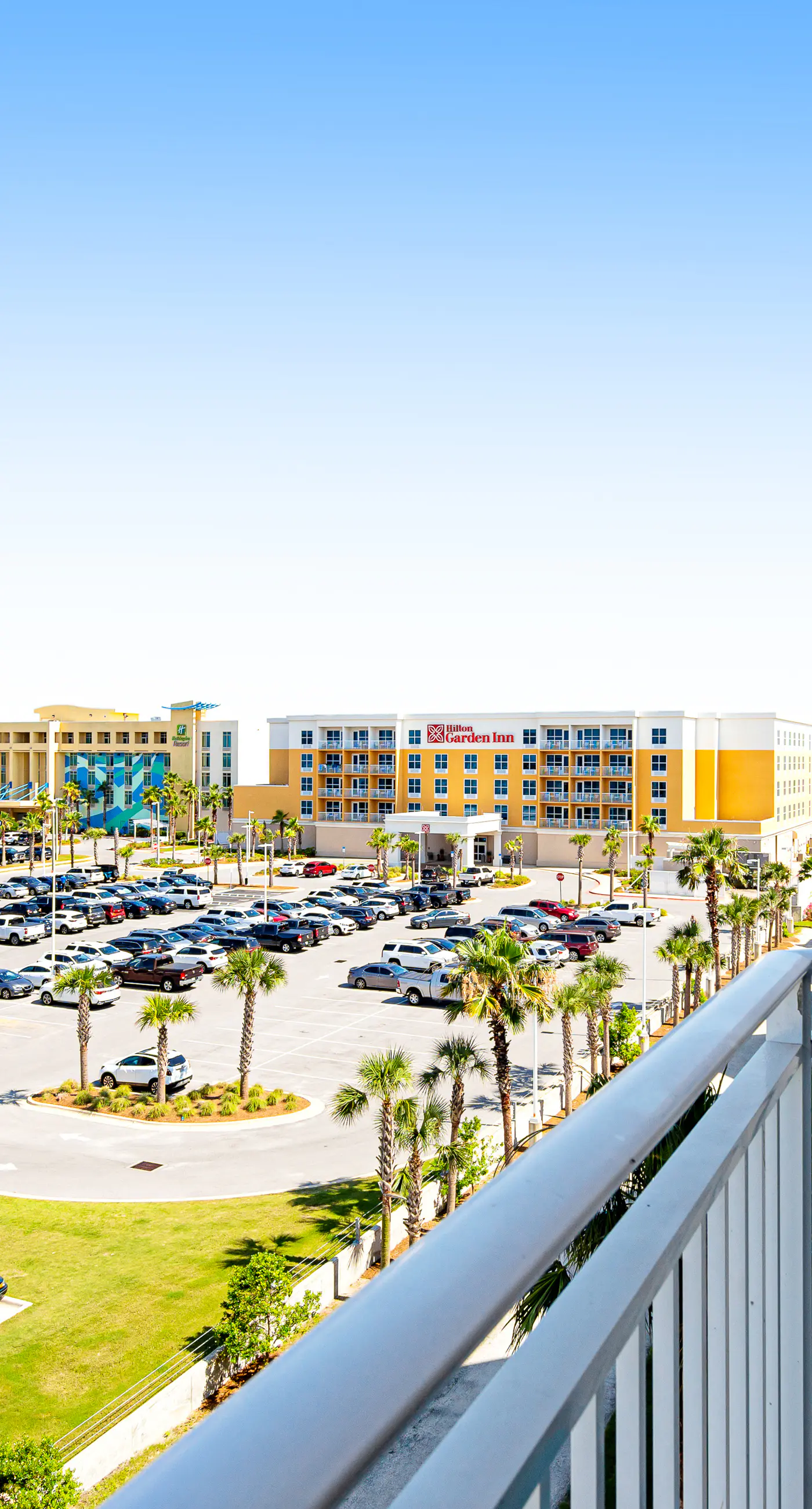 5th Floor Bright, Welcoming Condo At Waterscape Waterfall, Lazy River