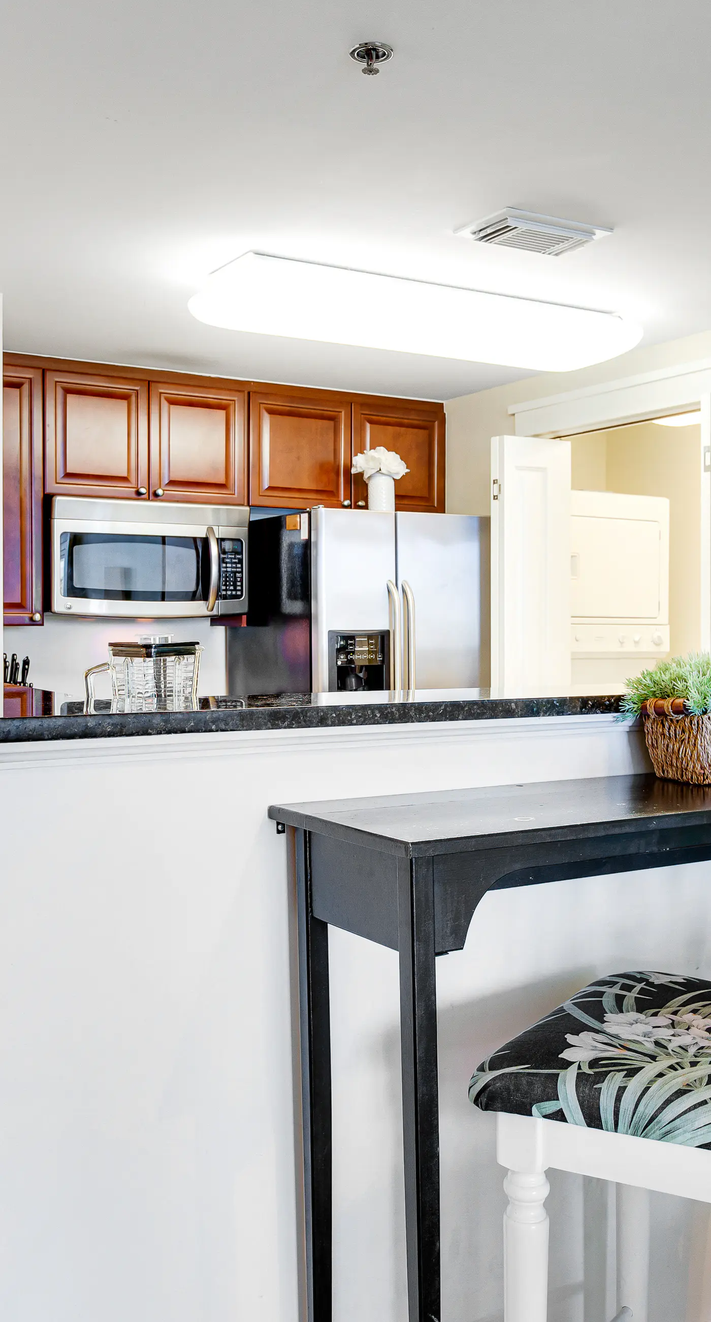 5th Floor Bright, Welcoming Condo At Waterscape Waterfall, Lazy River