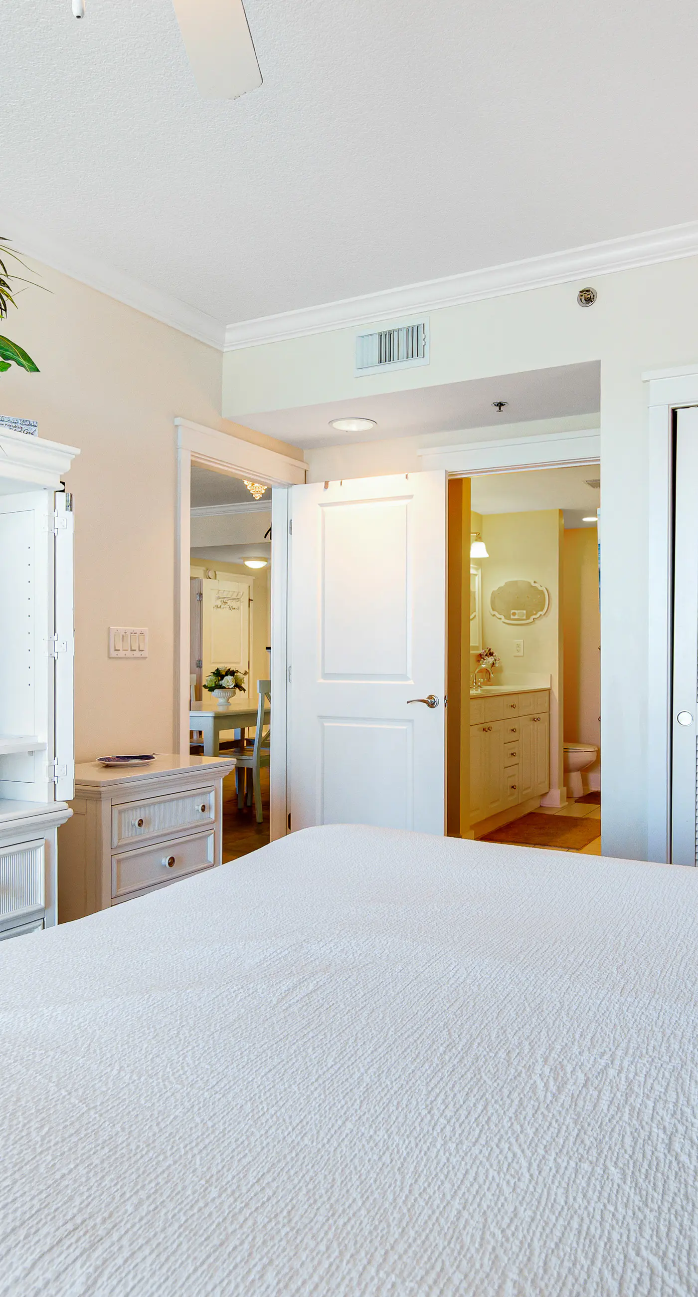 5th Floor Bright, Welcoming Condo At Waterscape Waterfall, Lazy River